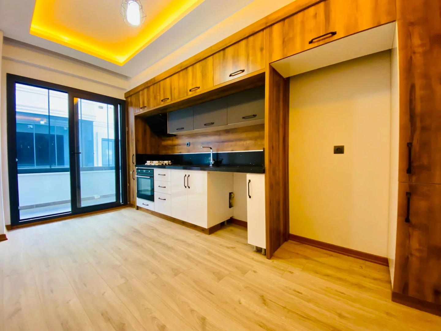 YÜKSELDEN ALTINKUMDA AYRI MUTFAK ARA KAT LÜKS SATILIK 2+1 DAİRE