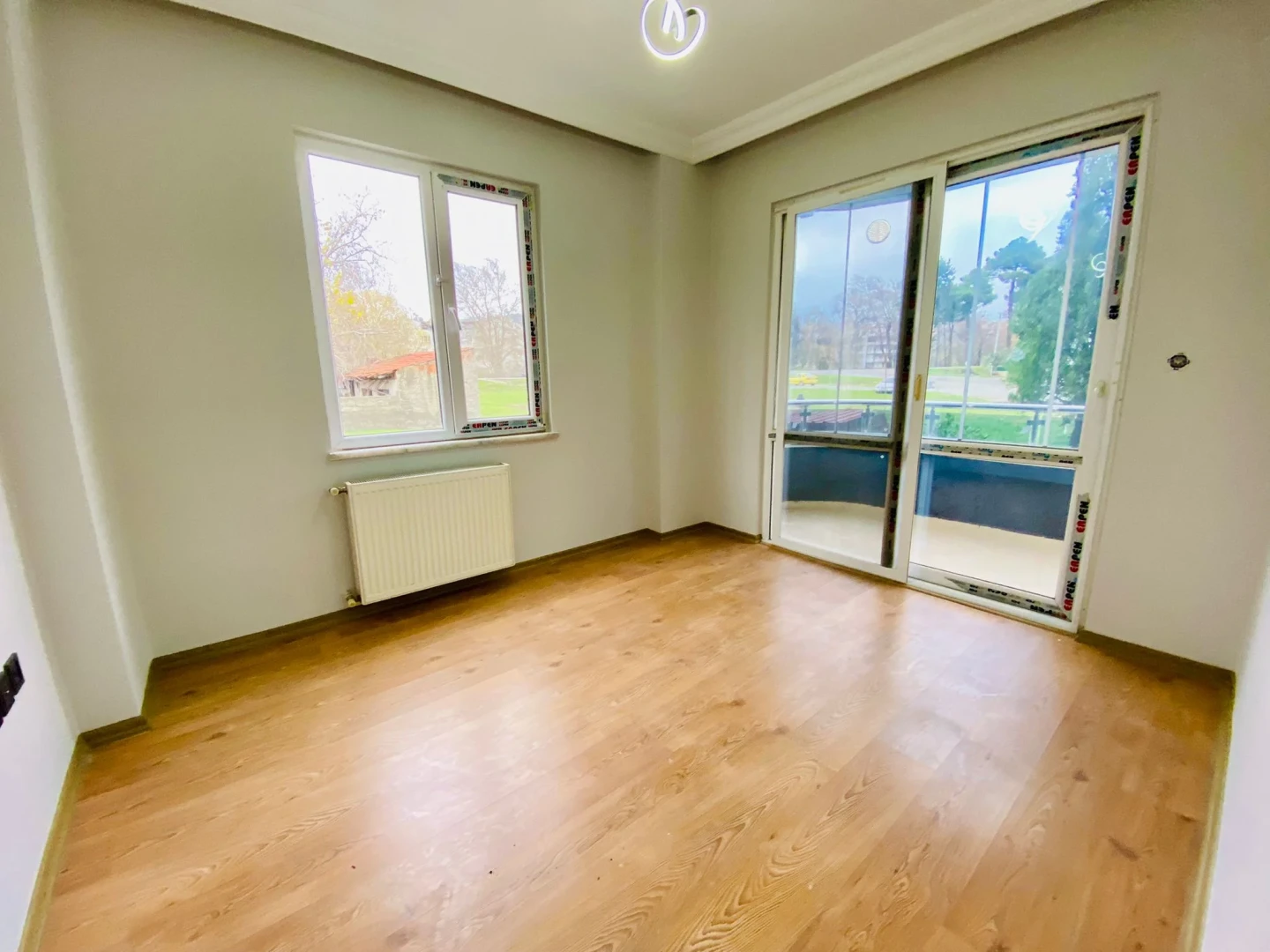 YÜKSELDEN İKİZÇAYDA EMSALSİZ MANZARA VE BALKON SATILIK 2+1 DAİRE