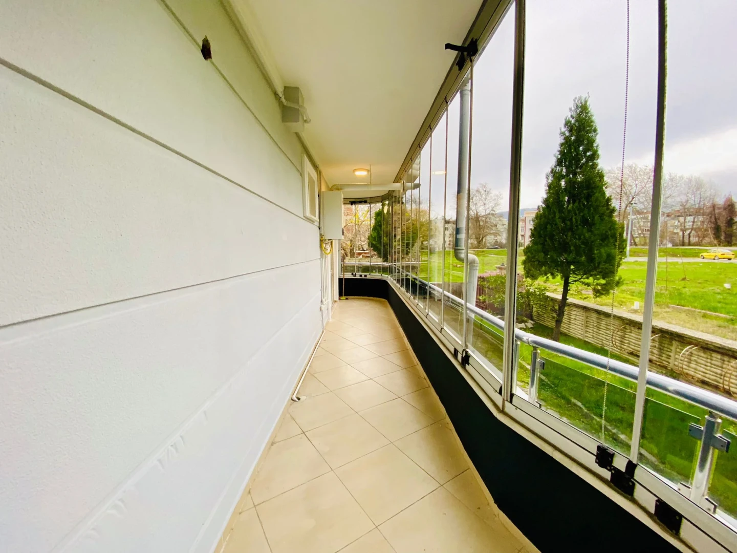 YÜKSELDEN İKİZÇAYDA EMSALSİZ MANZARA VE BALKON SATILIK 2+1 DAİRE