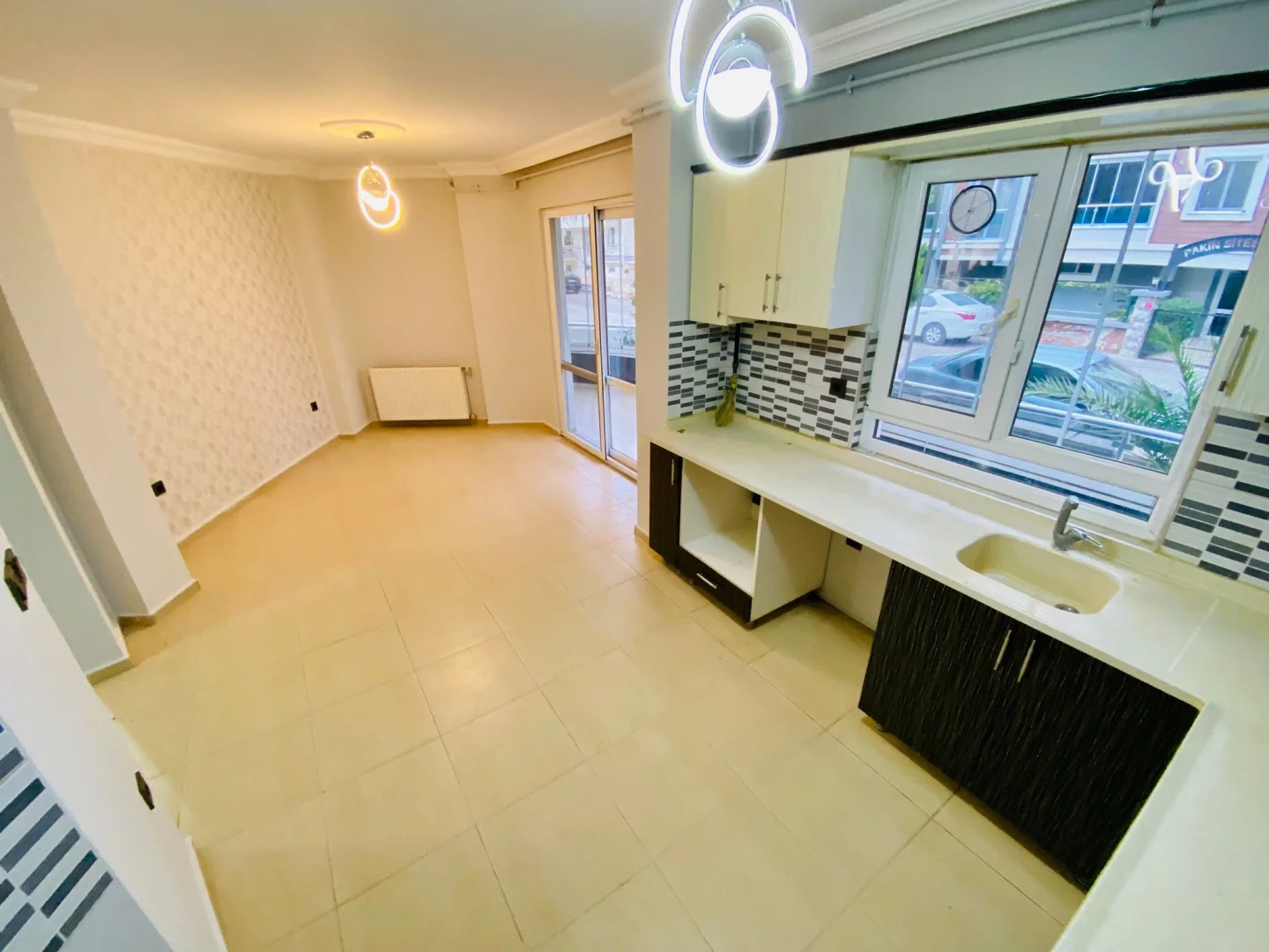 YÜKSELDEN İKİZÇAYDA EMSALSİZ MANZARA VE BALKON SATILIK 2+1 DAİRE