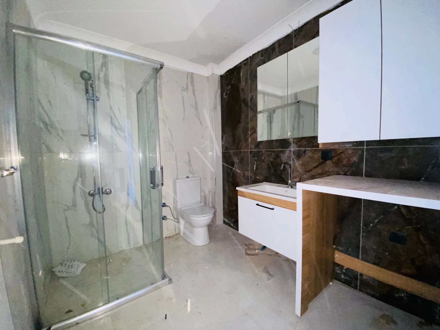 YÜKSELDEN ZEYTİNLİDE EMSALSİZ GENİŞLİKTE SATILIK SIFIR 2+1 DAİRE