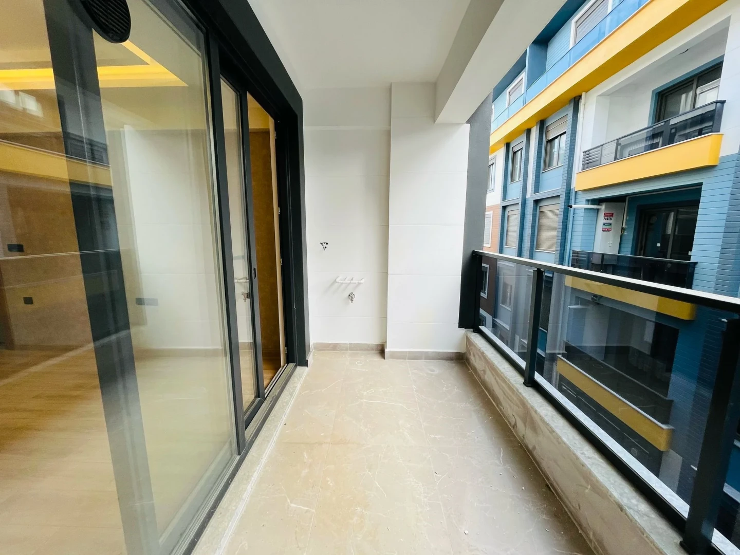 YÜKSELDEN ALTINKUMDA ULTRA LÜX ARA KAT SATILIK 1+1 SIFIR DAİRE