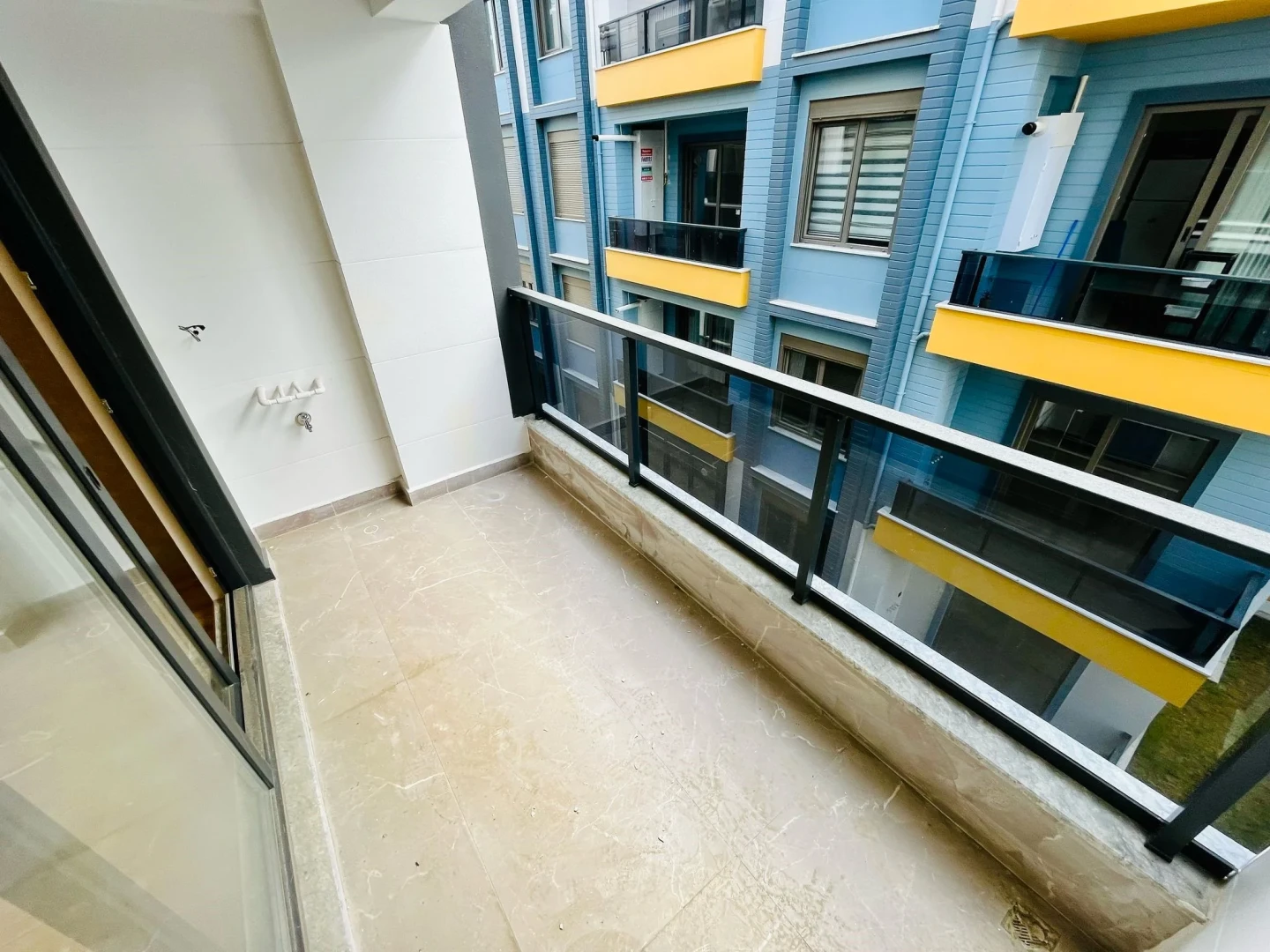 YÜKSELDEN ALTINKUMDA ULTRA LÜX ARA KAT SATILIK 1+1 SIFIR DAİRE