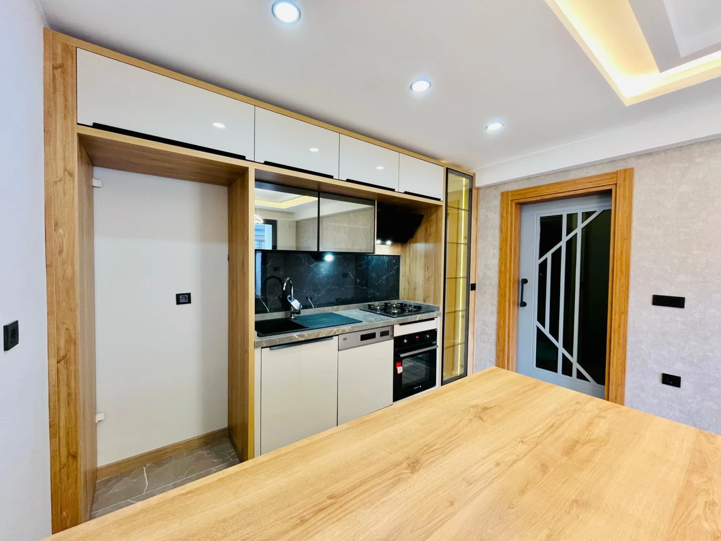 YÜKSELDEN ALTINKUMDA ULTRA LÜX ARA KAT SATILIK 1+1 SIFIR DAİRE