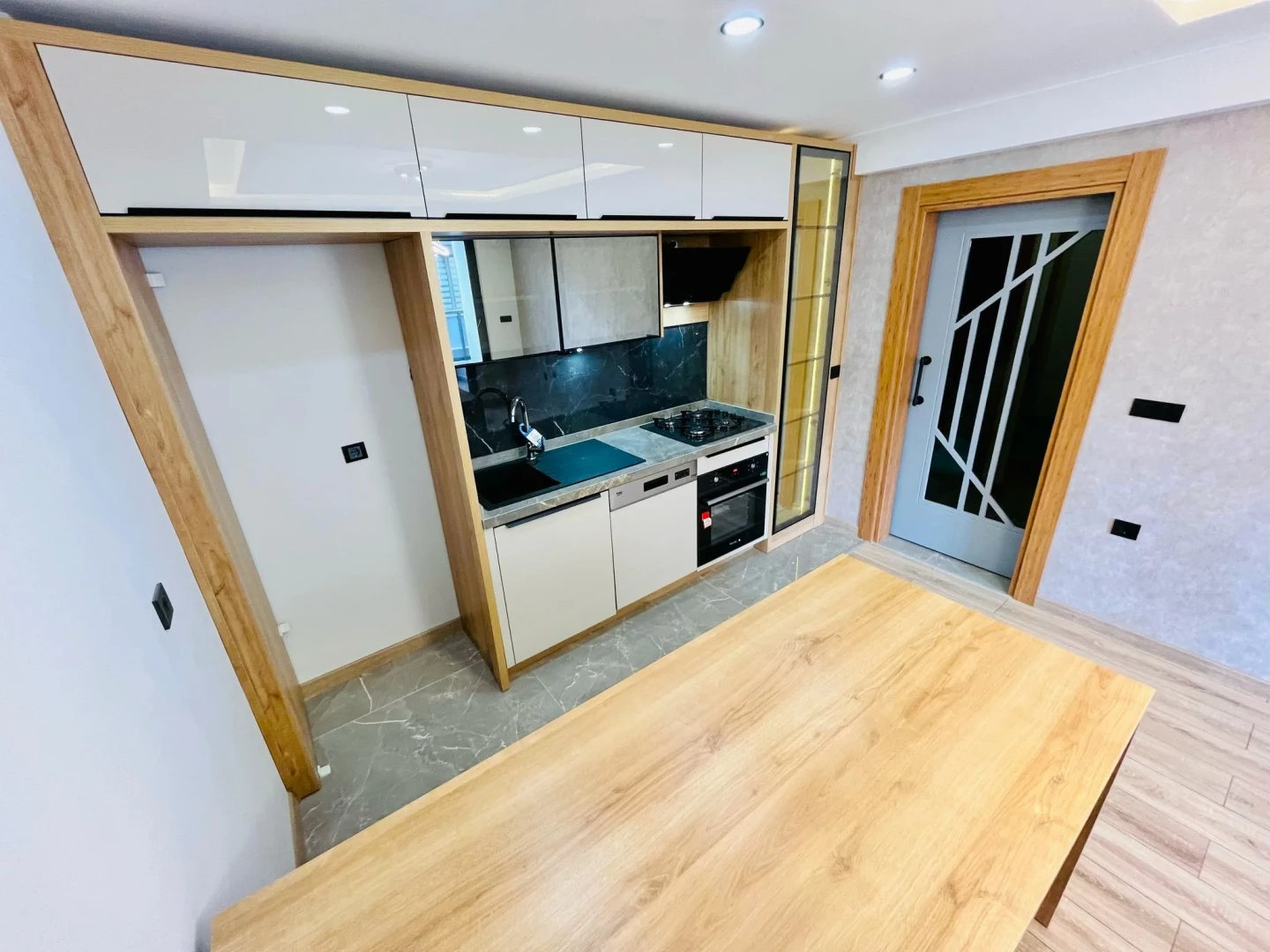 YÜKSELDEN ALTINKUMDA ULTRA LÜX ARA KAT SATILIK 1+1 SIFIR DAİRE