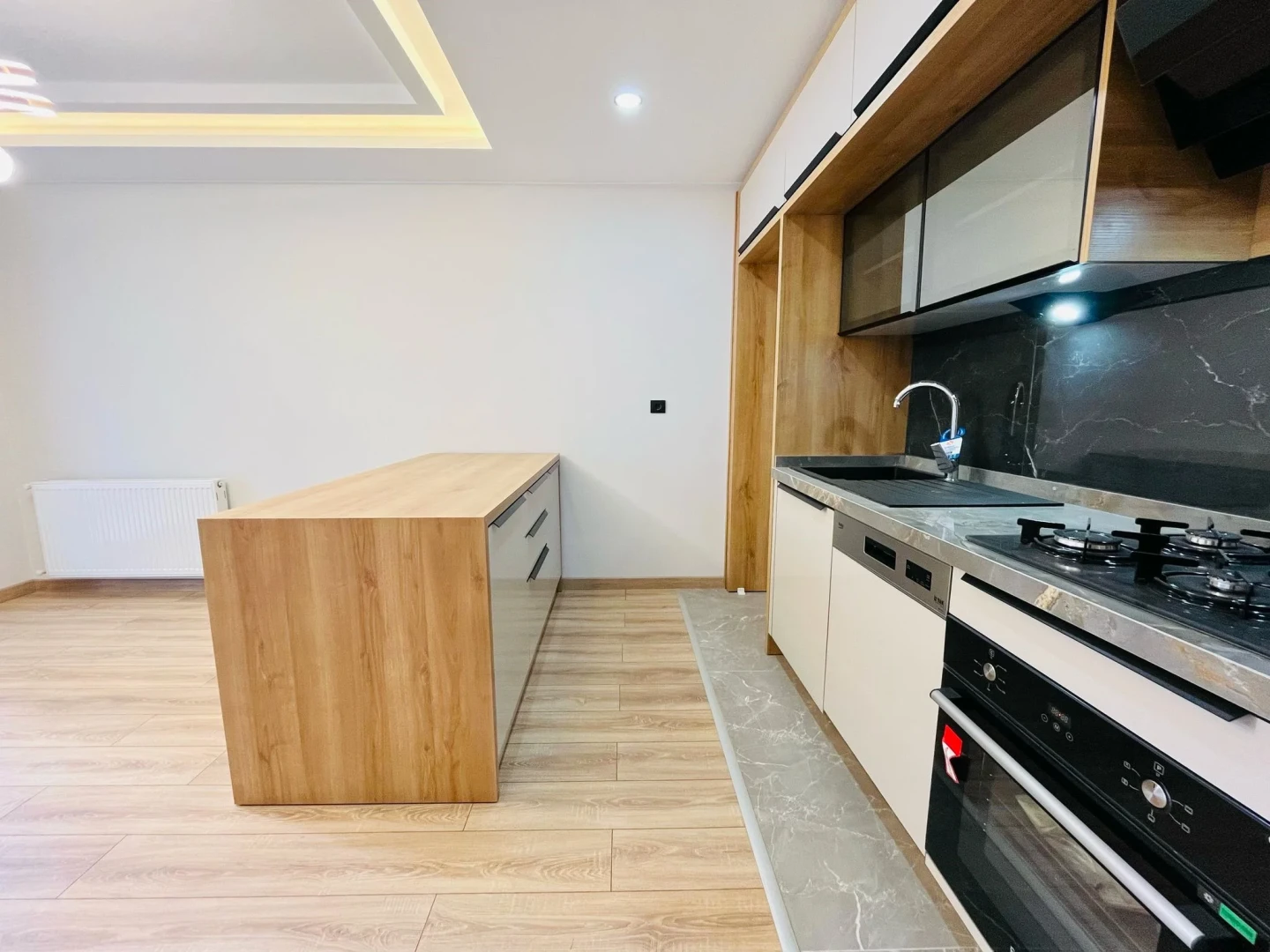 YÜKSELDEN ALTINKUMDA ULTRA LÜX ARA KAT SATILIK 1+1 SIFIR DAİRE