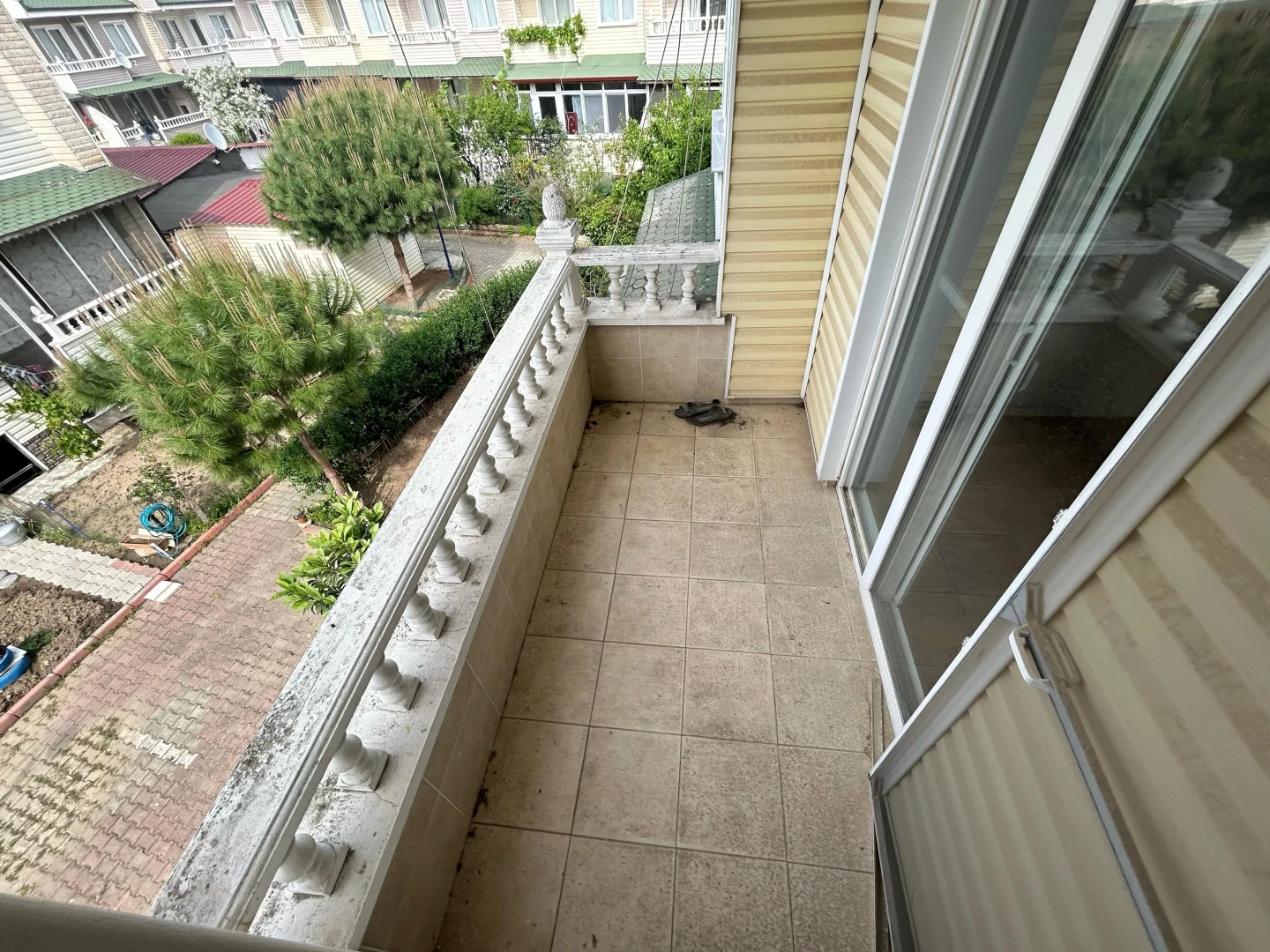 YÜKSELDEN CENNETAYAĞINDA TRİPLEX AYRI MUTFAK 5+1 MÜSTAKİL EV