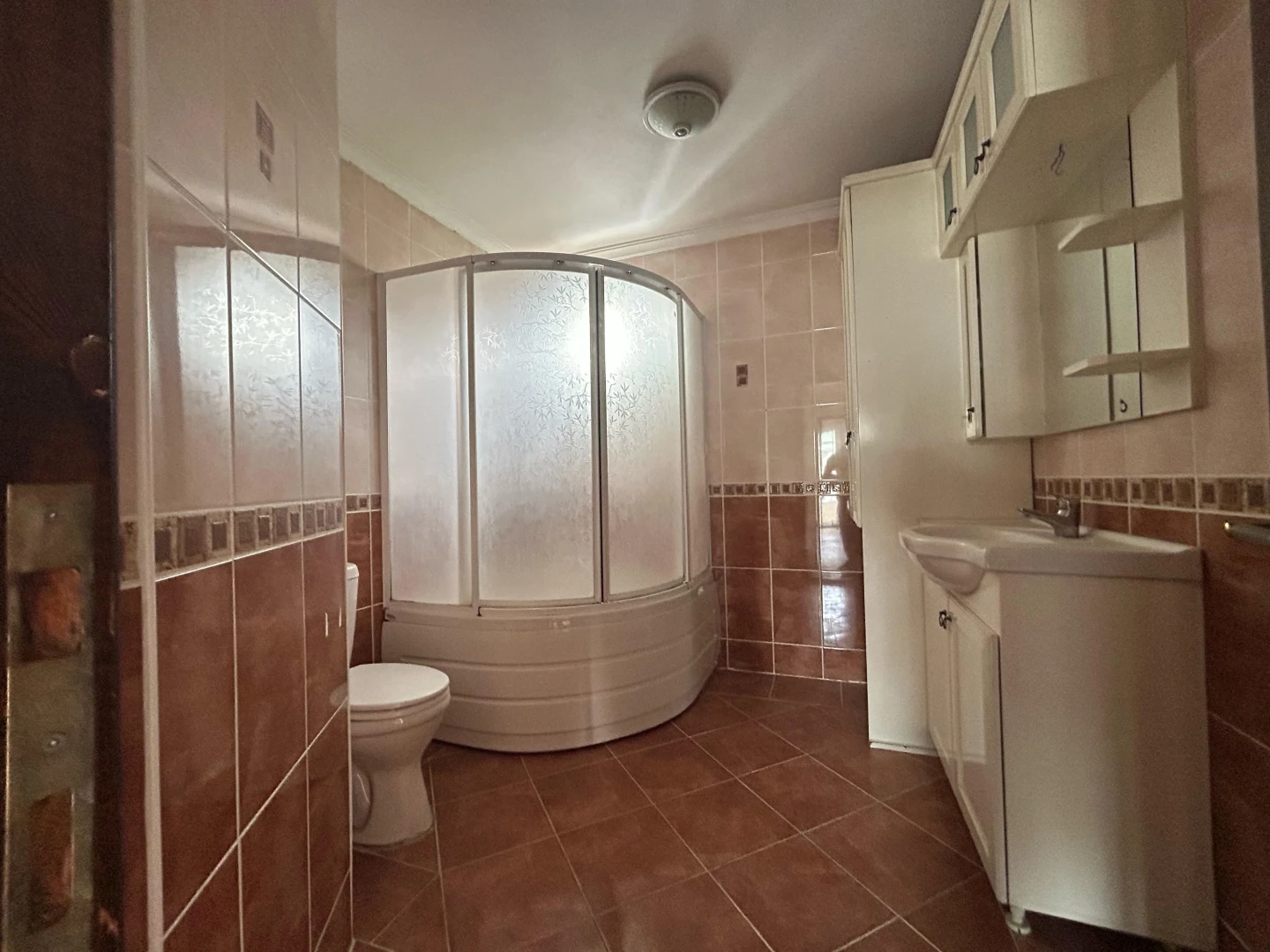 YÜKSELDEN CENNETAYAĞINDA TRİPLEX AYRI MUTFAK 5+1 MÜSTAKİL EV