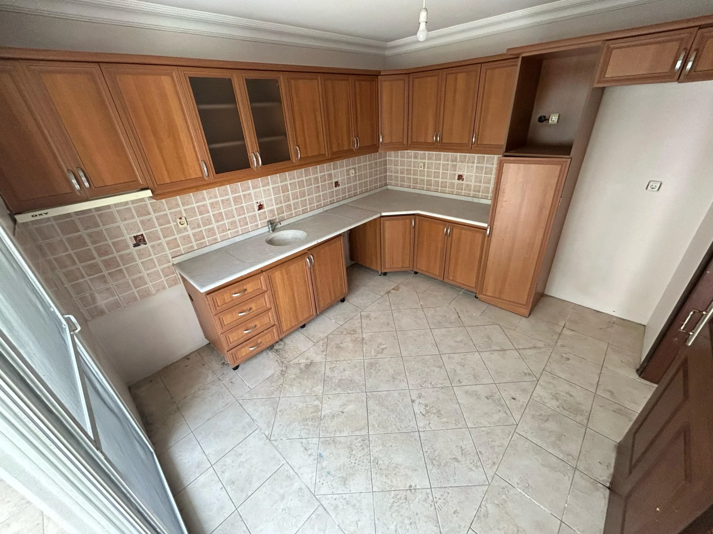 YÜKSELDEN CENNETAYAĞINDA TRİPLEX AYRI MUTFAK 5+1 MÜSTAKİL EV