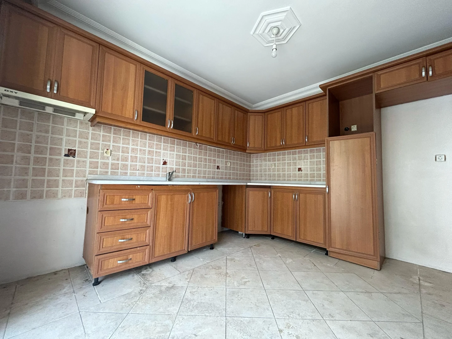 YÜKSELDEN CENNETAYAĞINDA TRİPLEX AYRI MUTFAK 5+1 MÜSTAKİL EV