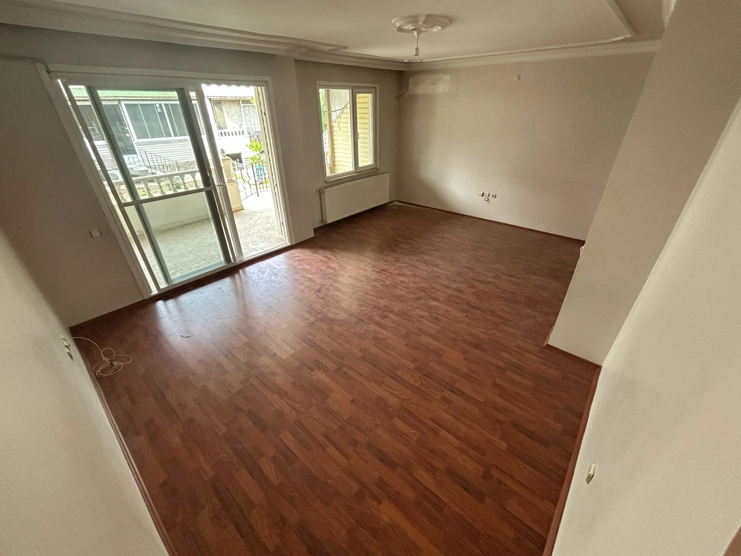 YÜKSELDEN CENNETAYAĞINDA TRİPLEX AYRI MUTFAK 5+1 MÜSTAKİL EV