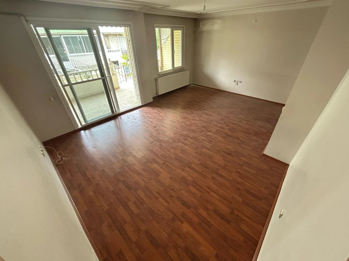 YÜKSELDEN CENNETAYAĞINDA TRİPLEX AYRI MUTFAK 5+1 MÜSTAKİL EV