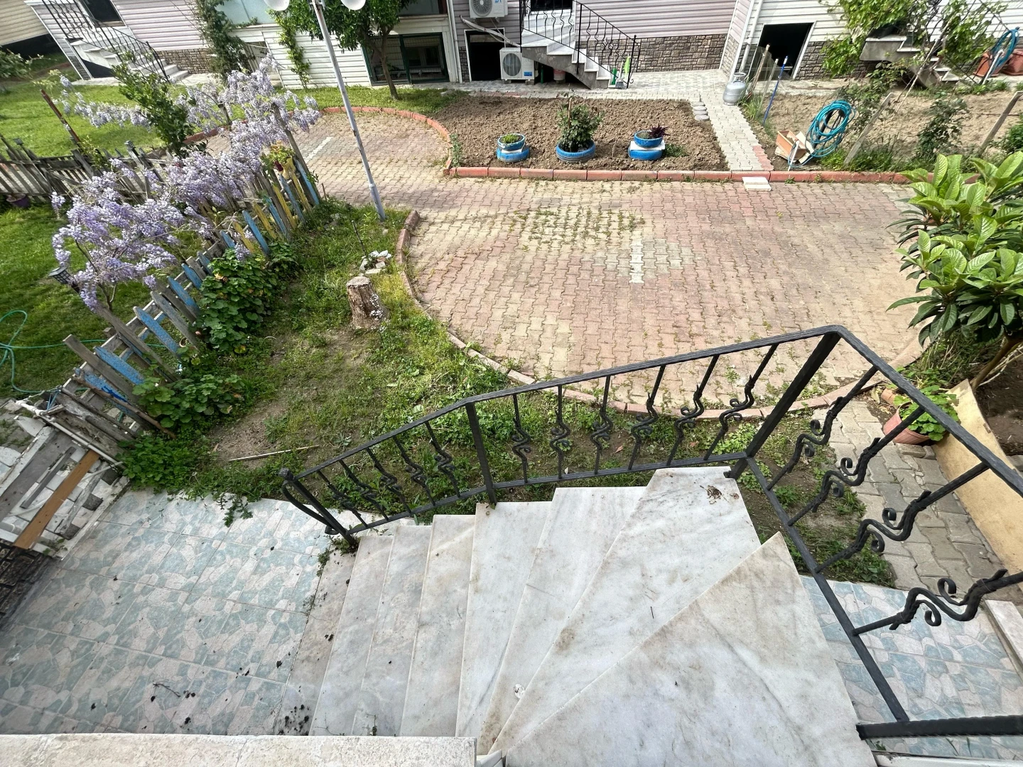 YÜKSELDEN CENNETAYAĞINDA TRİPLEX AYRI MUTFAK 5+1 MÜSTAKİL EV