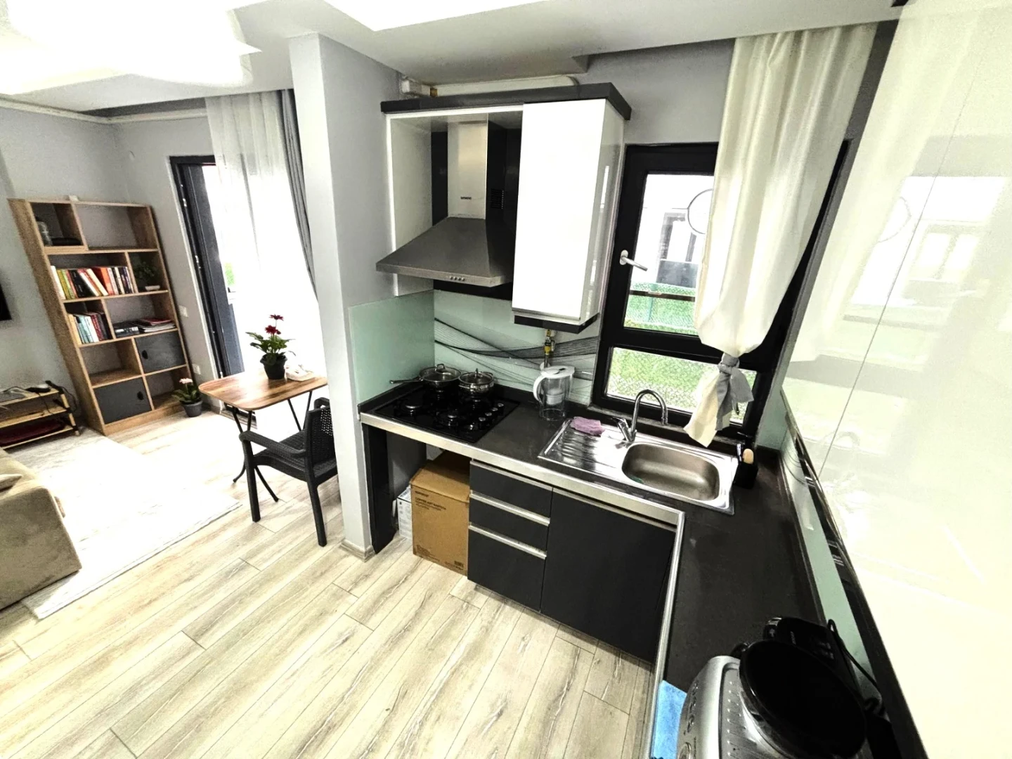 YÜKSELDEN AKÇAY'DA ULTRA LUX SİTEDE HAVUZ MANZARALI 1+1 DAİRE