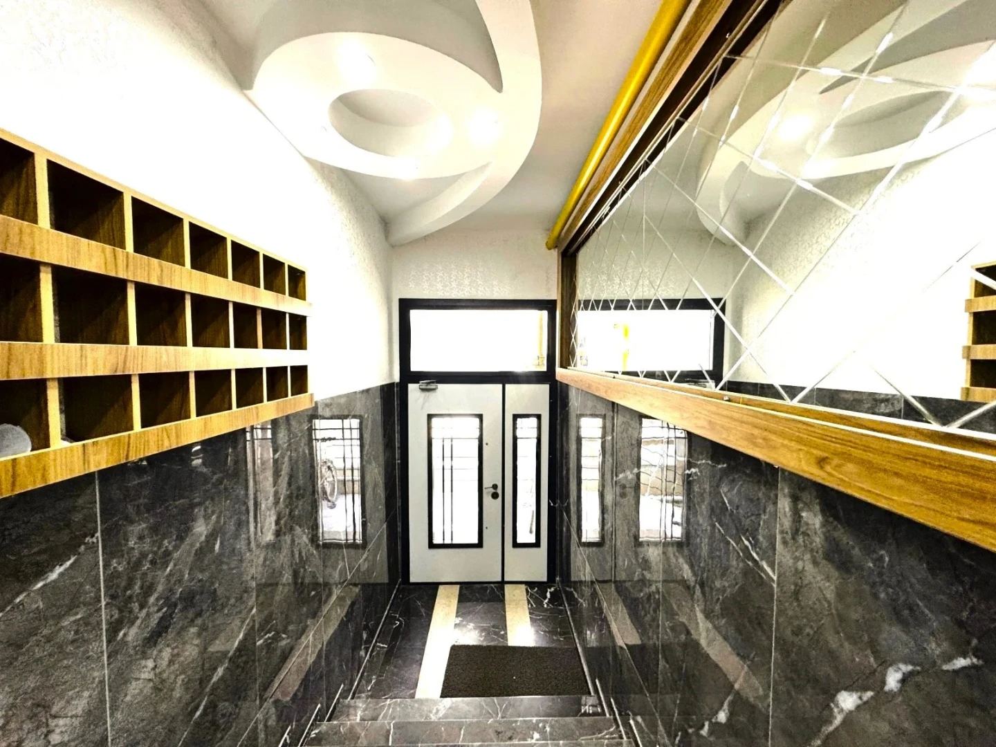 YETKİSİ SADECE YÜKSEL'DEN KAPALI OTOPARKLI D.GAZLI LUX 1+1 DAİRE