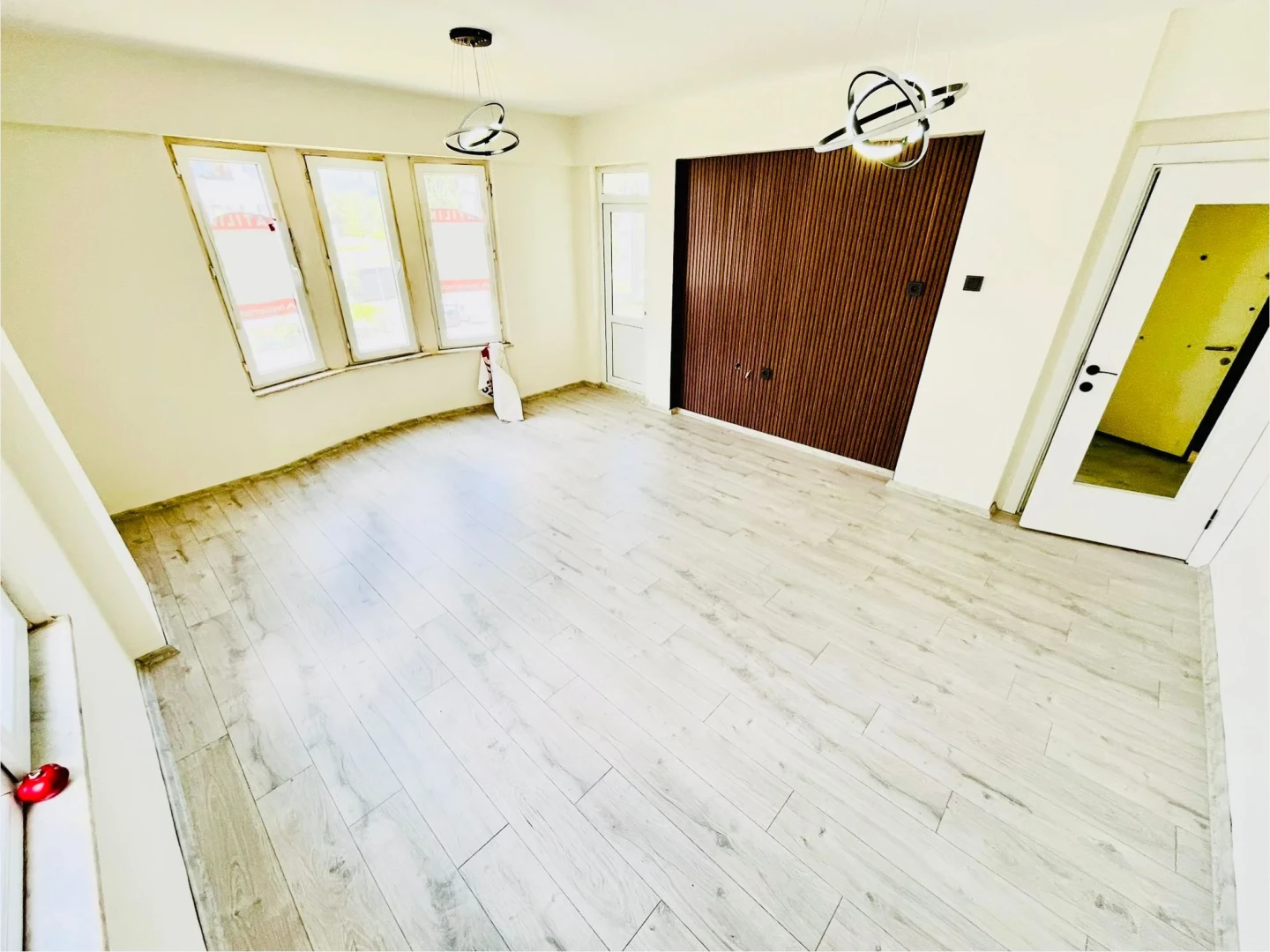 YÜKSELDEN ALTINKUMDA ARA KAT ÖN CEPHE SIFIR MASRAF 3+1 DAİRE
