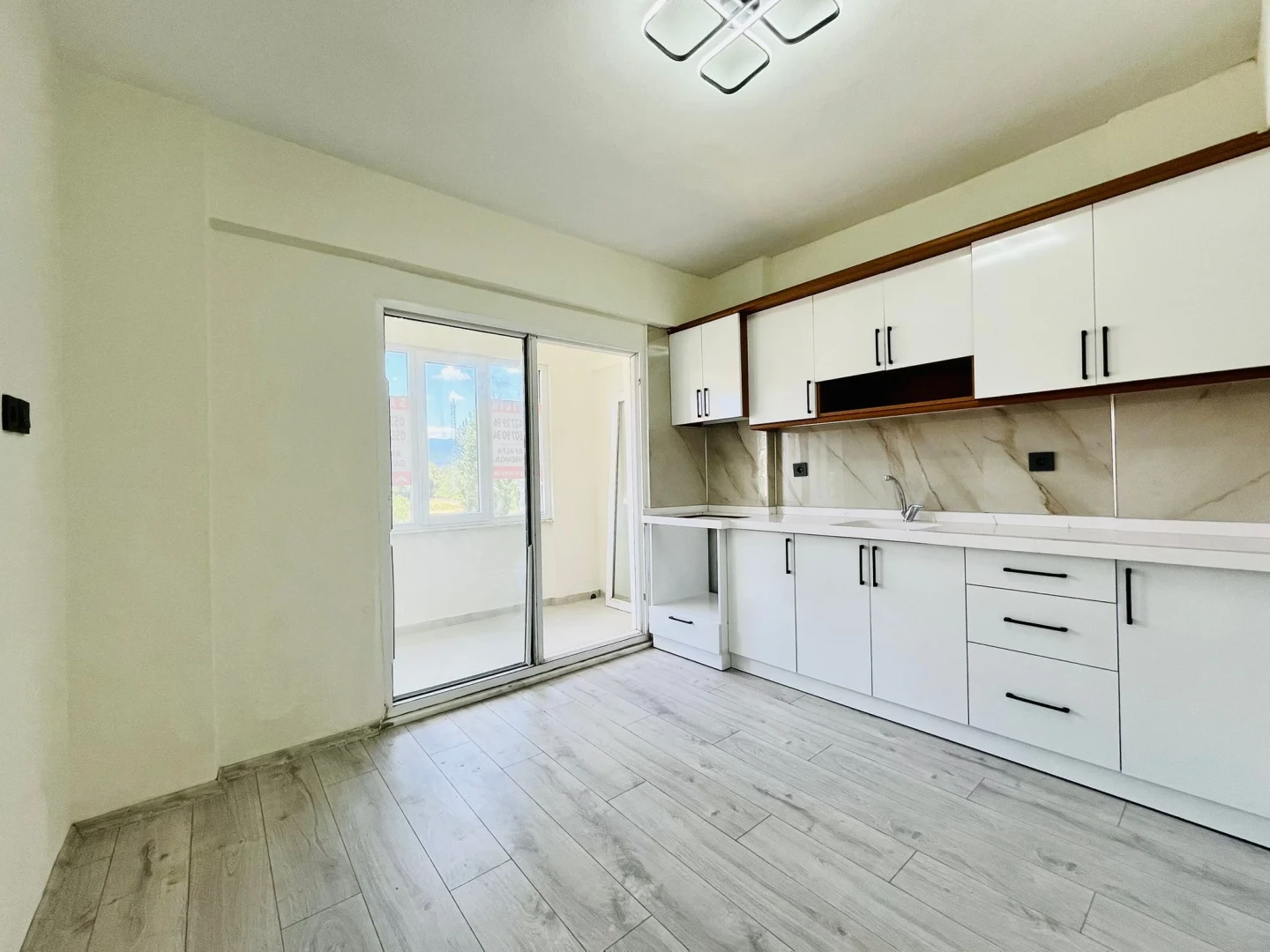 YÜKSELDEN ALTINKUMDA ARA KAT ÖN CEPHE SIFIR MASRAF 3+1 DAİRE