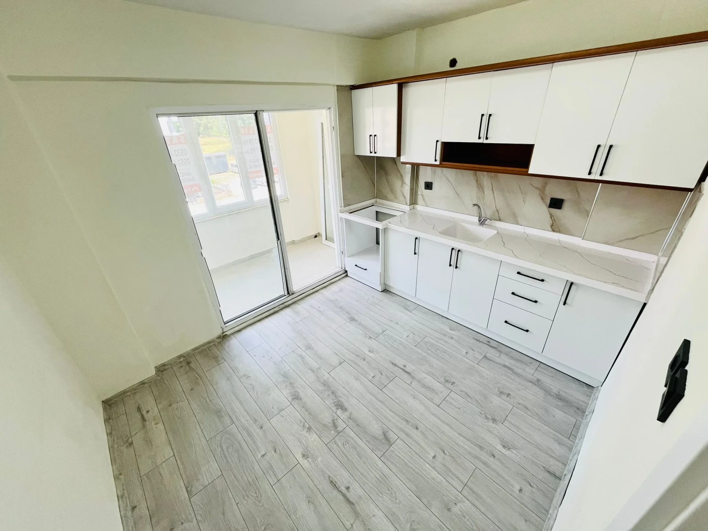 YÜKSELDEN ALTINKUMDA ARA KAT ÖN CEPHE SIFIR MASRAF 3+1 DAİRE