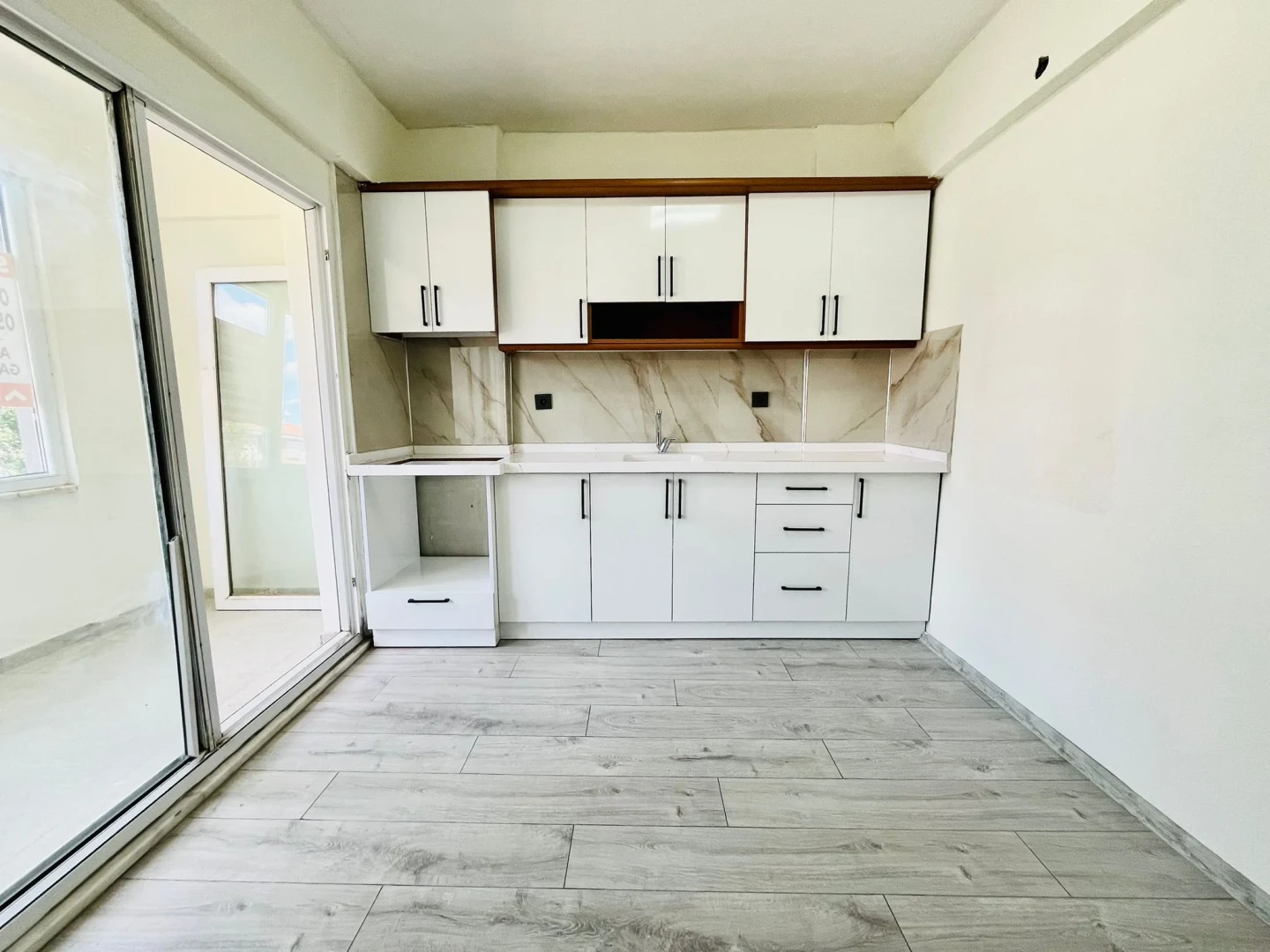 YÜKSELDEN ALTINKUMDA ARA KAT ÖN CEPHE SIFIR MASRAF 3+1 DAİRE