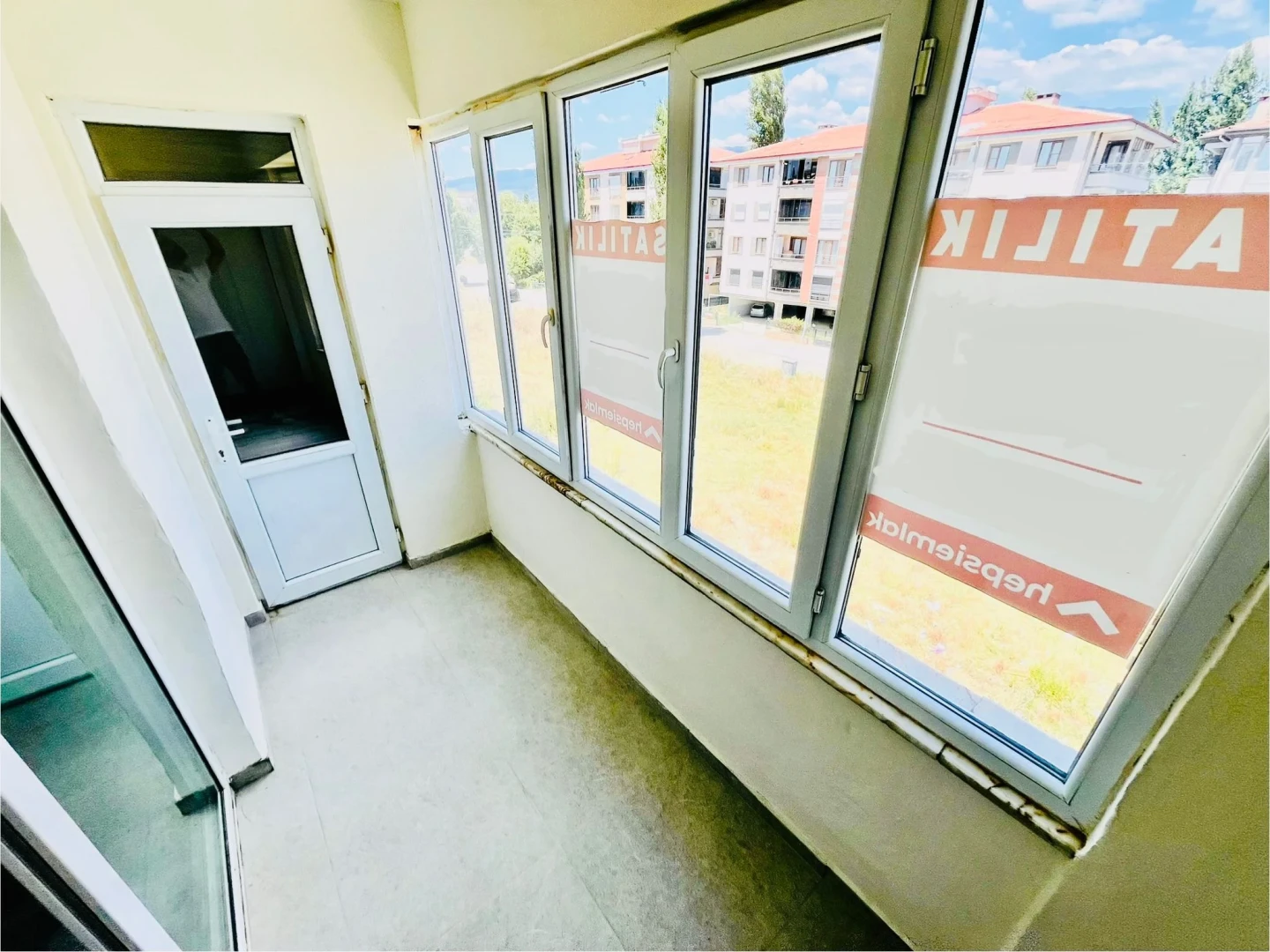 YÜKSELDEN ALTINKUMDA ARA KAT ÖN CEPHE SIFIR MASRAF 3+1 DAİRE