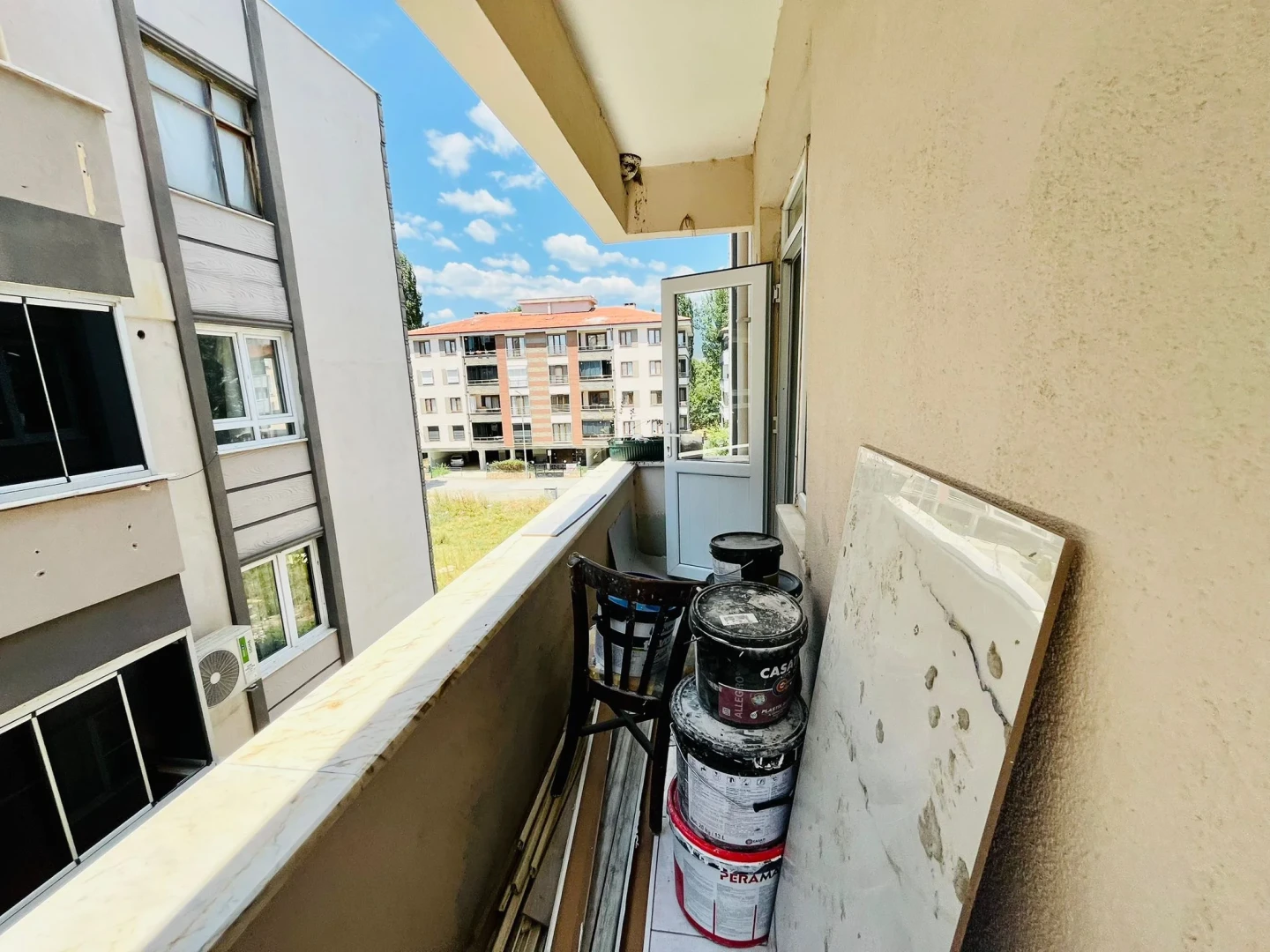 YÜKSELDEN ALTINKUMDA ARA KAT ÖN CEPHE SIFIR MASRAF 3+1 DAİRE