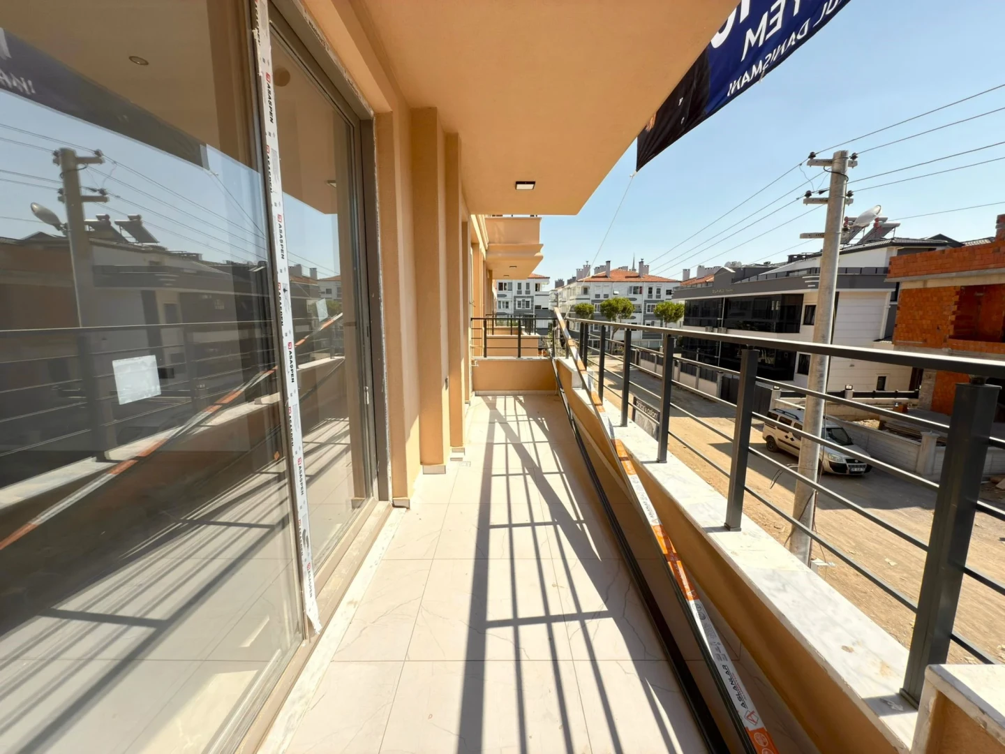 YÜKSELDEN ZEYTİNLİDE ARAKAT ÖNCEPHE 2+1 ULTRA LÜX DAİRE