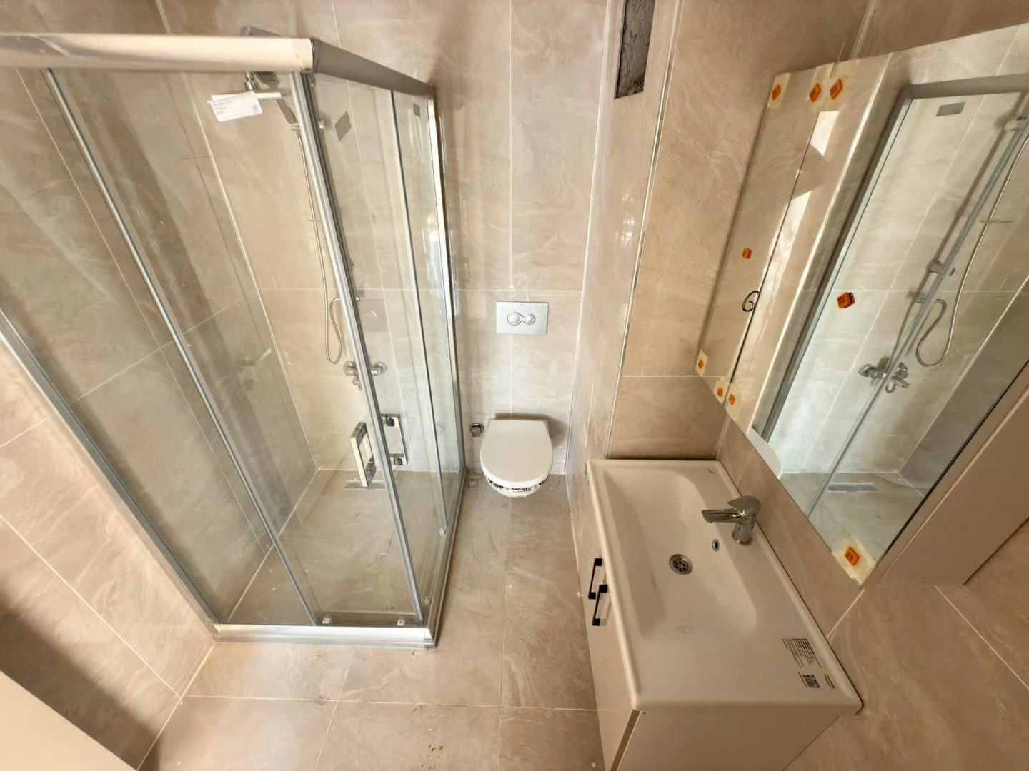 YÜKSELDEN ZEYTİNLİDE ARAKAT ÖNCEPHE 2+1 ULTRA LÜX DAİRE