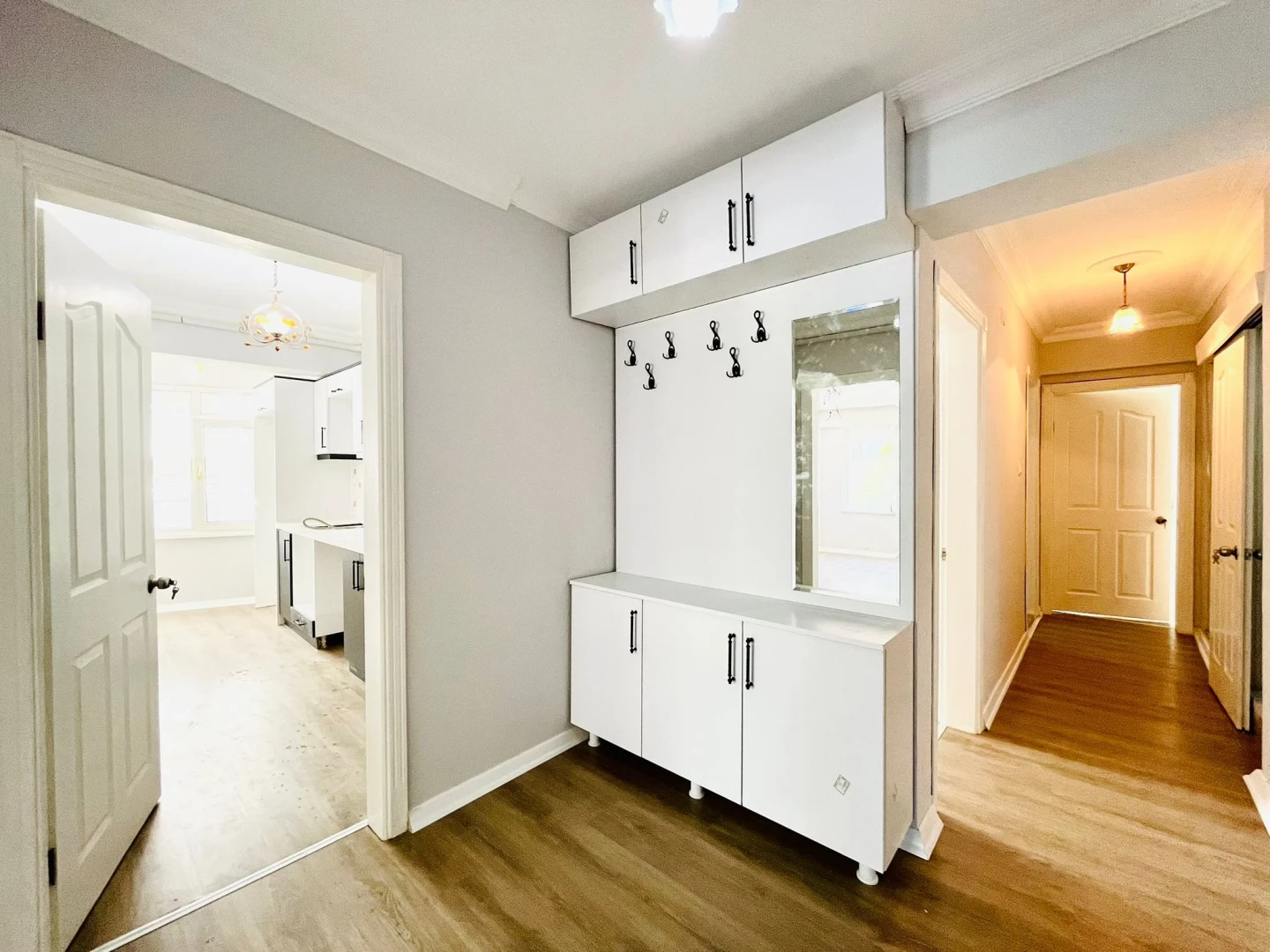 YÜKSELDEN İKİZÇAYDA ŞAHANE KONUM GENİŞ M2 SATILIK 3+1 LÜX DAİRE