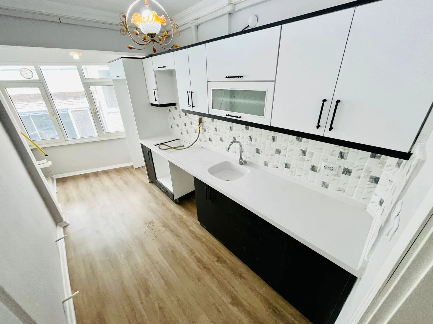 YÜKSELDEN İKİZÇAYDA ŞAHANE KONUM GENİŞ M2 SATILIK 3+1 LÜX DAİRE