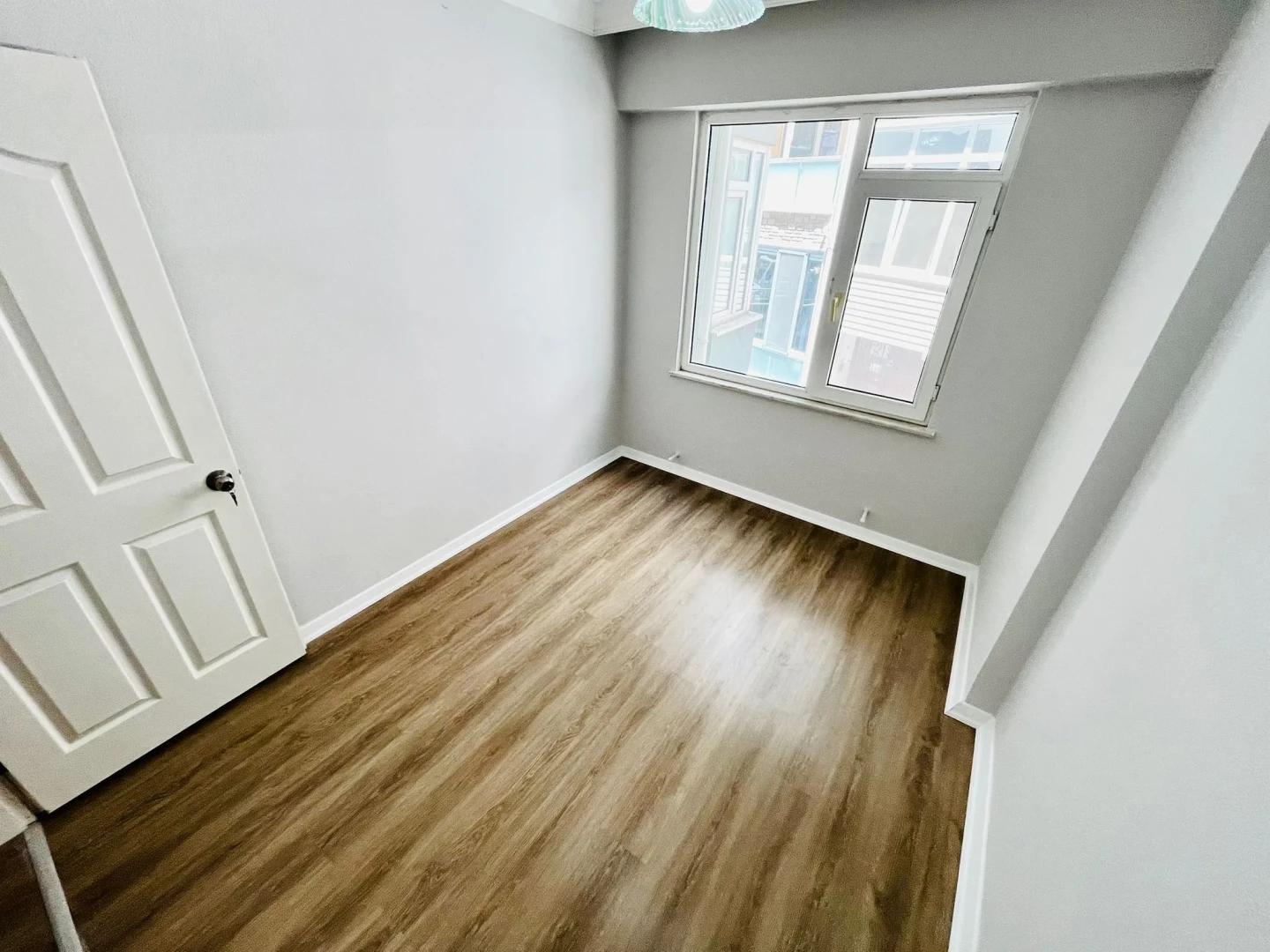 YÜKSELDEN İKİZÇAYDA ŞAHANE KONUM GENİŞ M2 SATILIK 3+1 LÜX DAİRE