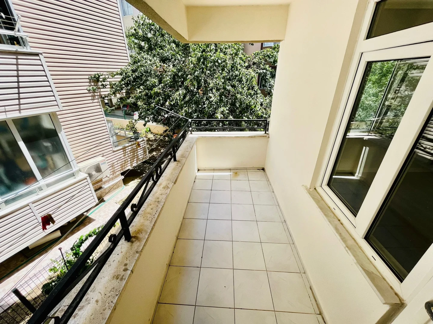 YÜKSELDEN İKİZÇAYDA ŞAHANE KONUM GENİŞ M2 SATILIK 3+1 LÜX DAİRE