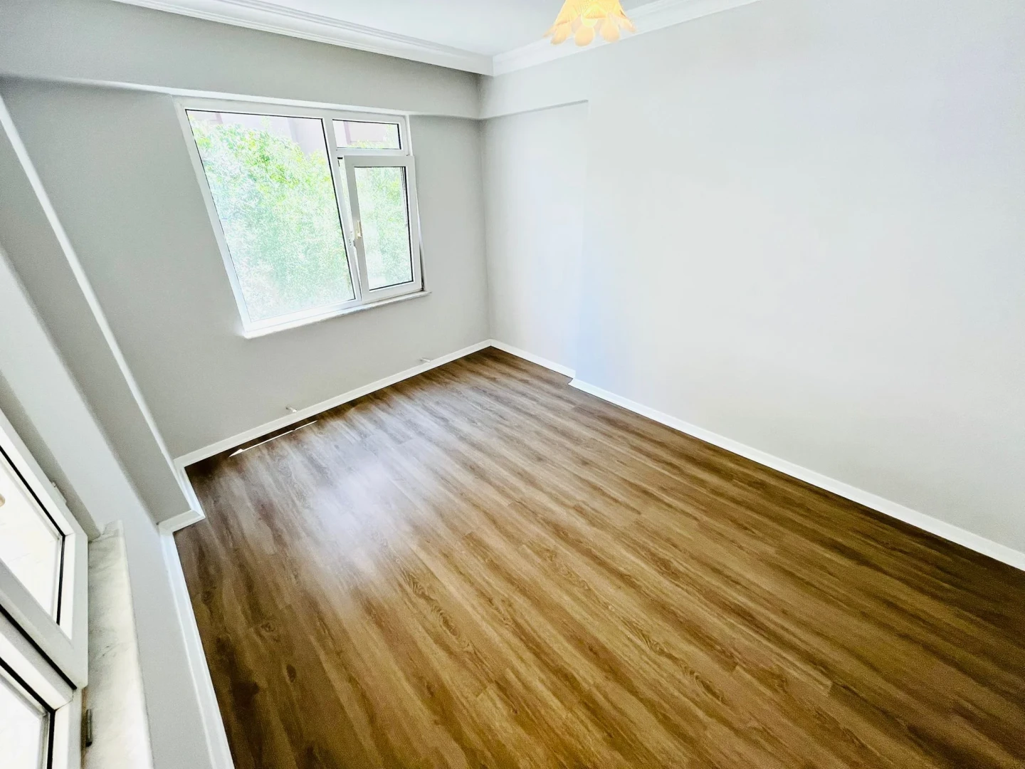 YÜKSELDEN İKİZÇAYDA ŞAHANE KONUM GENİŞ M2 SATILIK 3+1 LÜX DAİRE