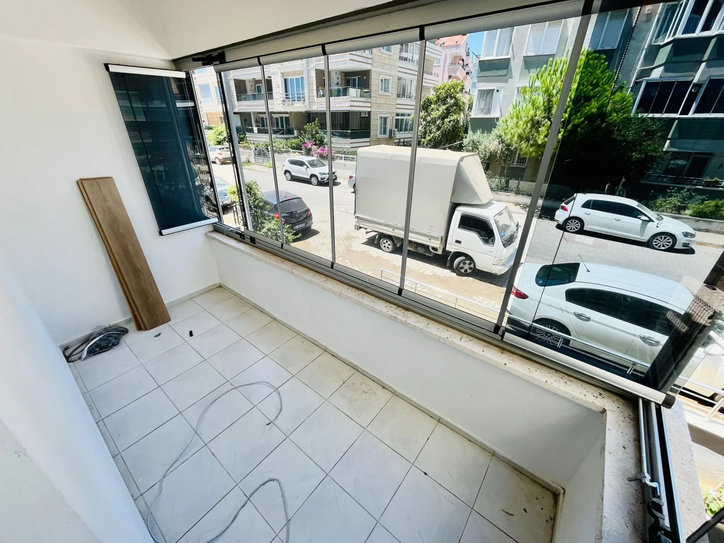 YÜKSELDEN İKİZÇAYDA ŞAHANE KONUM GENİŞ M2 SATILIK 3+1 LÜX DAİRE