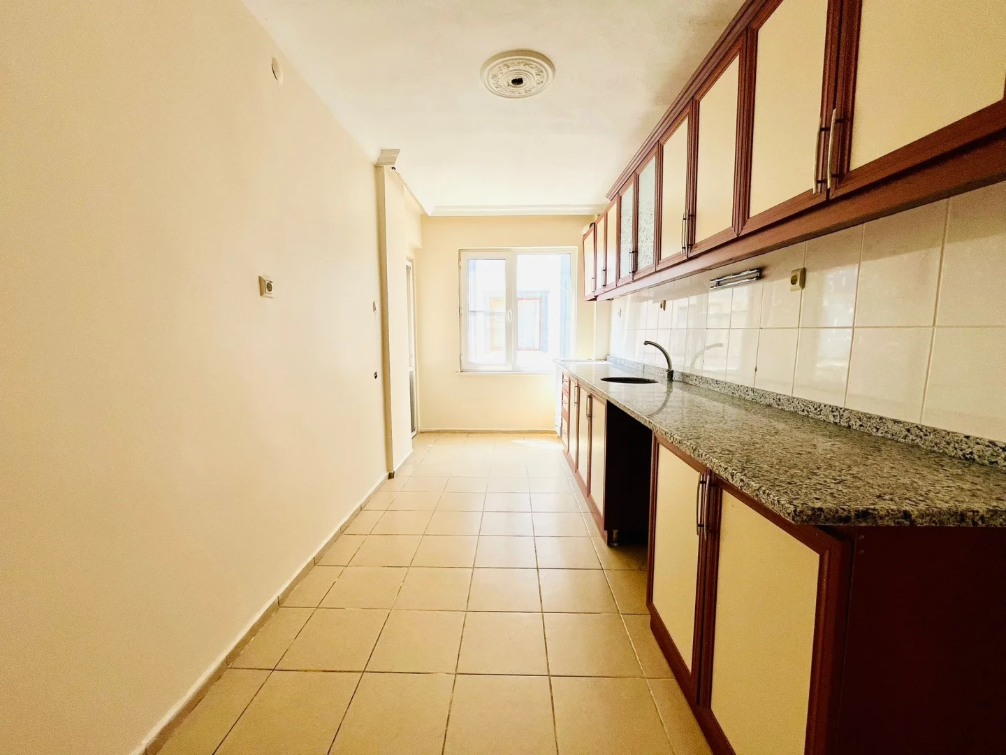 YÜKSELDEN ALTINKUMDA 120M2 ARAKAT DENİZE 700MT SATILIK 2+1 DAİRE
