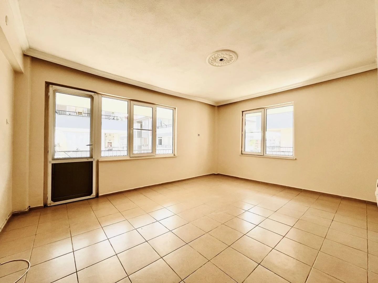 YÜKSELDEN ALTINKUMDA 120M2 ARAKAT DENİZE 700MT SATILIK 2+1 DAİRE
