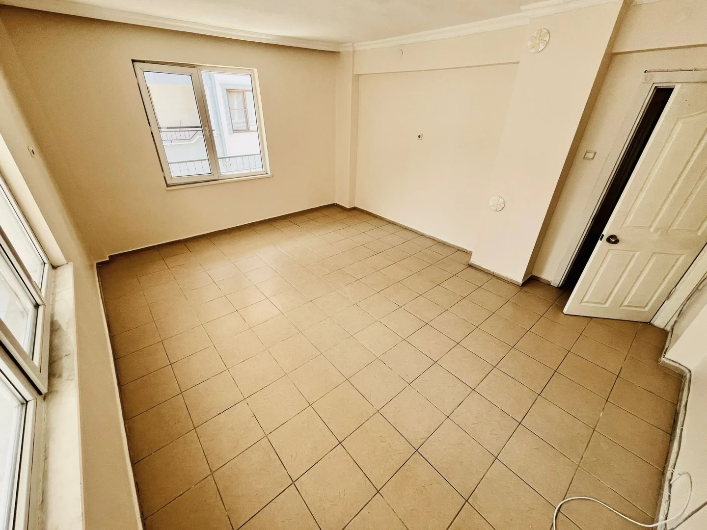 YÜKSELDEN ALTINKUMDA 120M2 ARAKAT DENİZE 700MT SATILIK 2+1 DAİRE