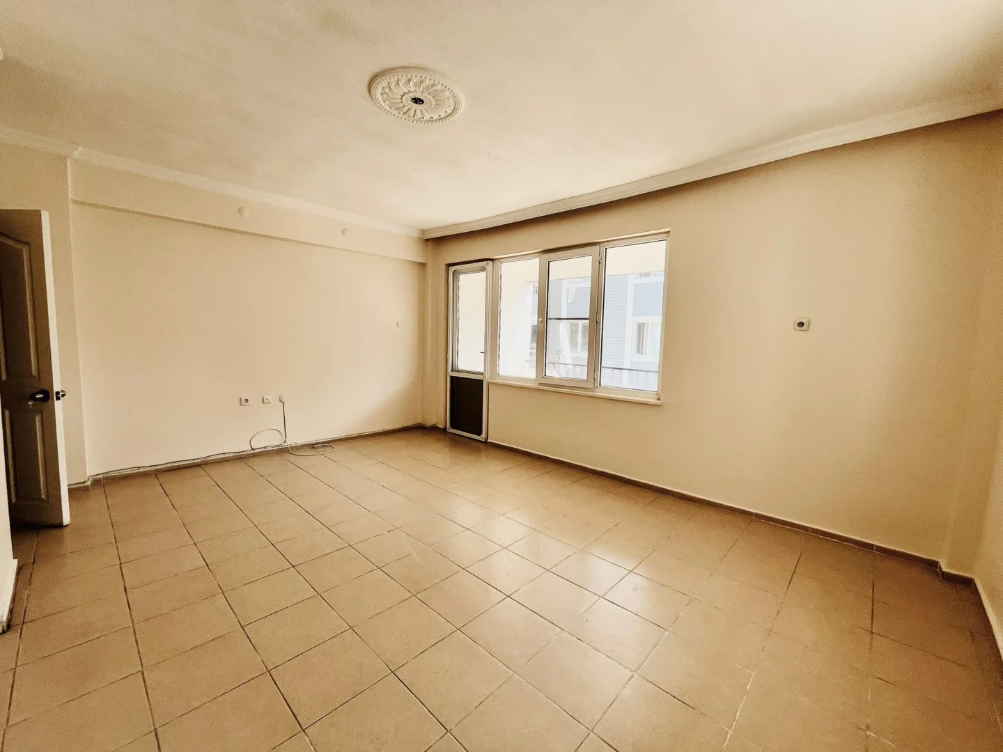YÜKSELDEN ALTINKUMDA 120M2 ARAKAT DENİZE 700MT SATILIK 2+1 DAİRE