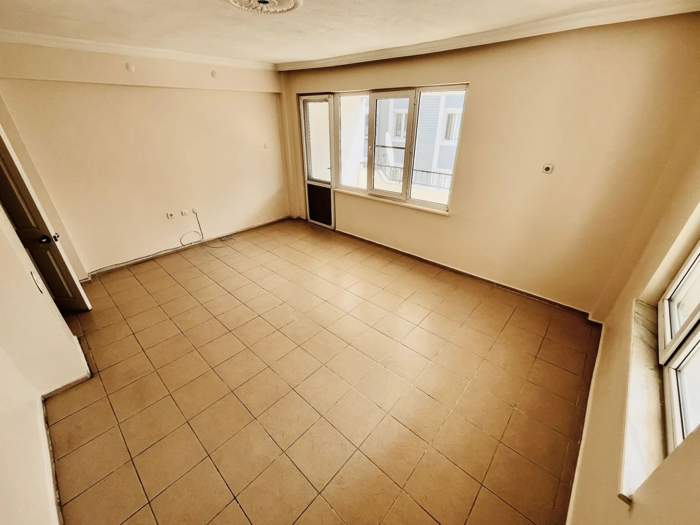 YÜKSELDEN ALTINKUMDA 120M2 ARAKAT DENİZE 700MT SATILIK 2+1 DAİRE