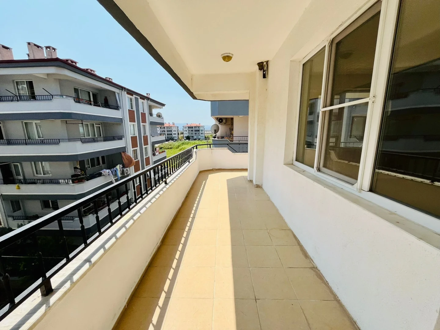 YÜKSELDEN ALTINKUMDA 120M2 ARAKAT DENİZE 700MT SATILIK 2+1 DAİRE