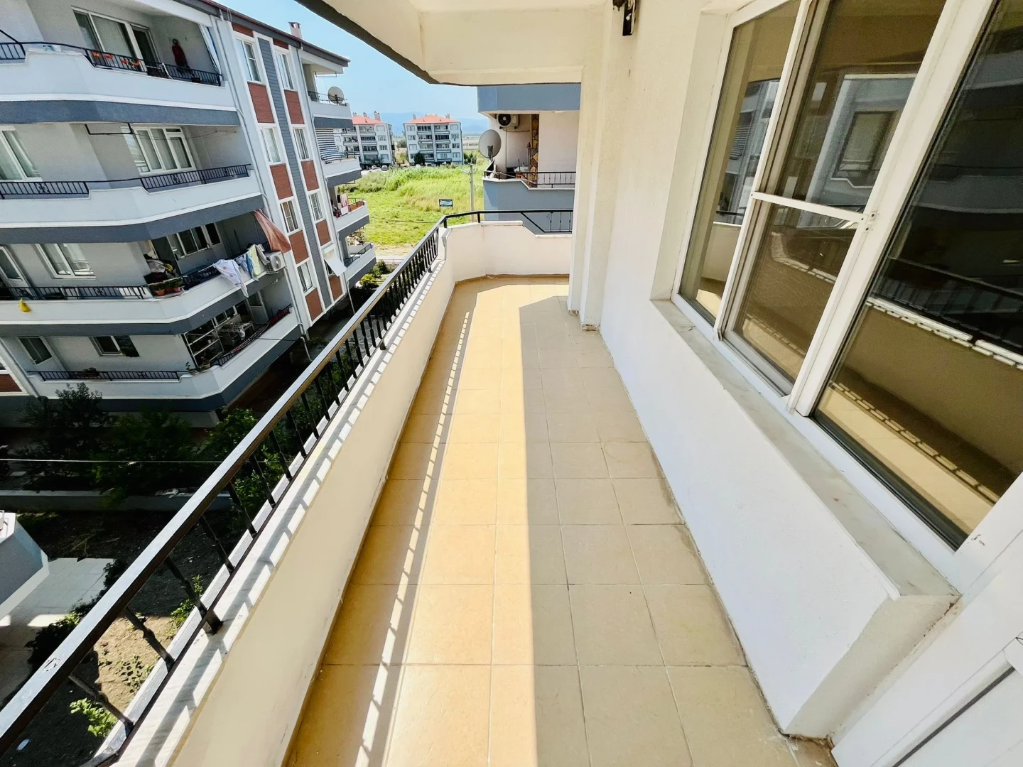 YÜKSELDEN ALTINKUMDA 120M2 ARAKAT DENİZE 700MT SATILIK 2+1 DAİRE