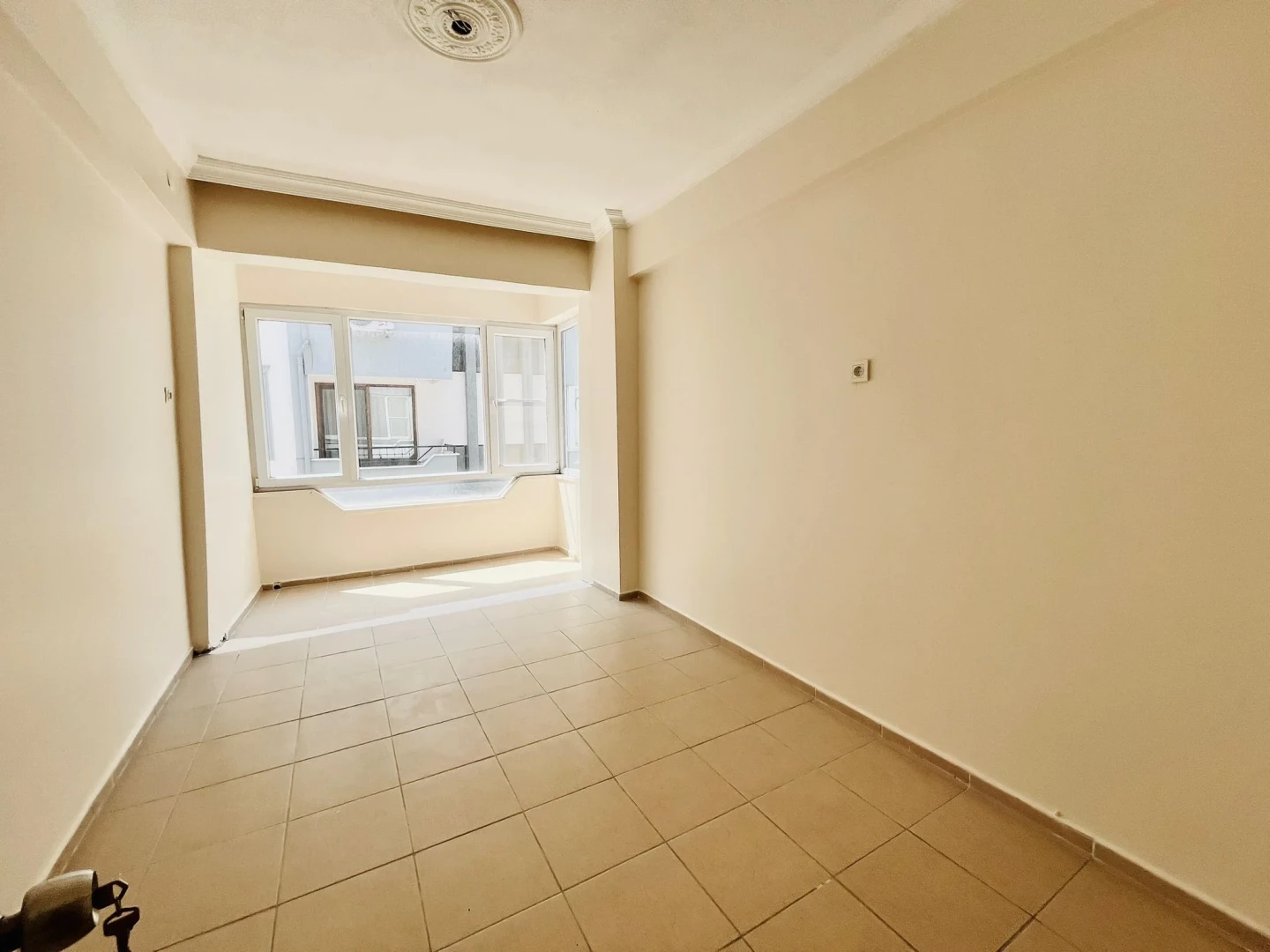 YÜKSELDEN ALTINKUMDA 120M2 ARAKAT DENİZE 700MT SATILIK 2+1 DAİRE