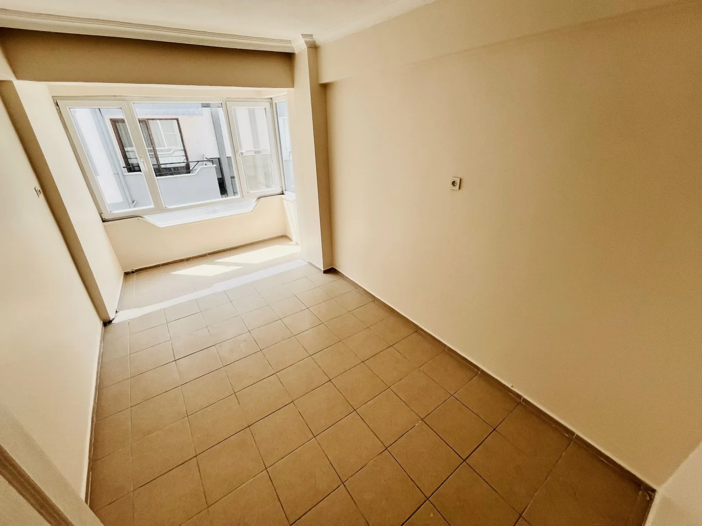 YÜKSELDEN ALTINKUMDA 120M2 ARAKAT DENİZE 700MT SATILIK 2+1 DAİRE