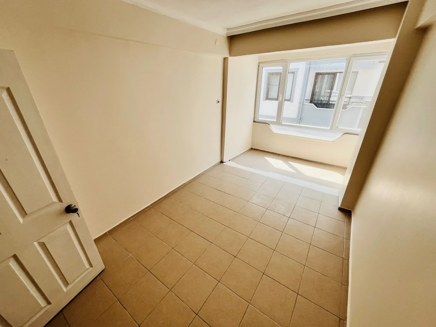 YÜKSELDEN ALTINKUMDA 120M2 ARAKAT DENİZE 700MT SATILIK 2+1 DAİRE
