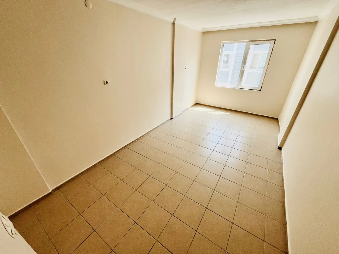 YÜKSELDEN ALTINKUMDA 120M2 ARAKAT DENİZE 700MT SATILIK 2+1 DAİRE