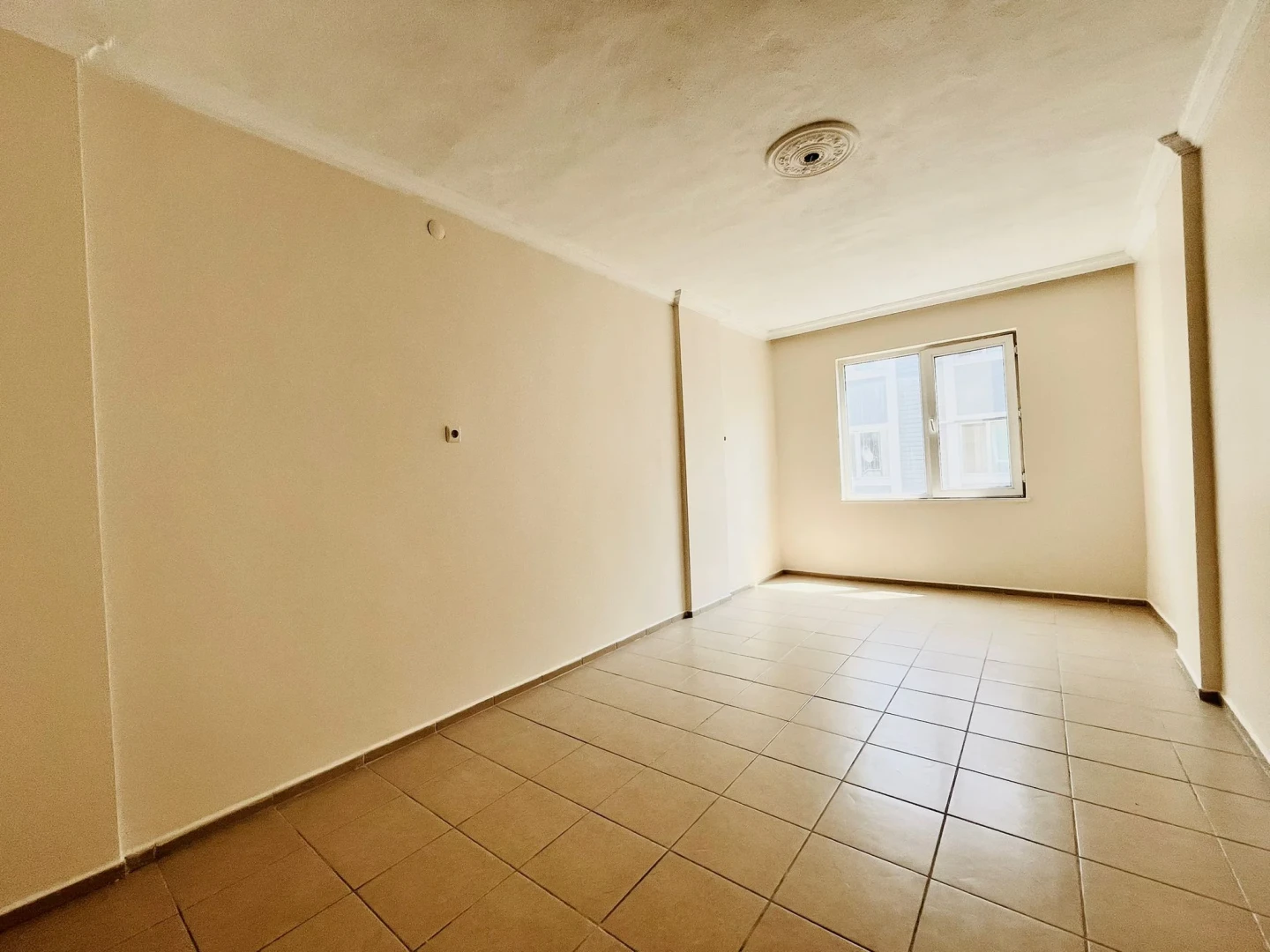 YÜKSELDEN ALTINKUMDA 120M2 ARAKAT DENİZE 700MT SATILIK 2+1 DAİRE