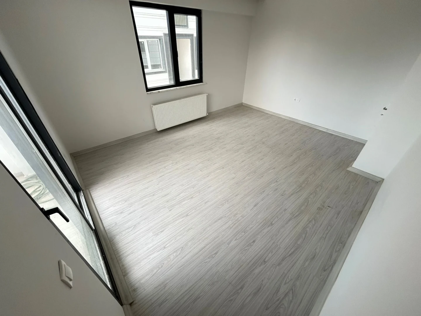 YÜKSEL'DEN KADIKÖYDE KAPALI OTOPARKLI DOĞALGAZLI SIFIR 2+1 DAİRE
