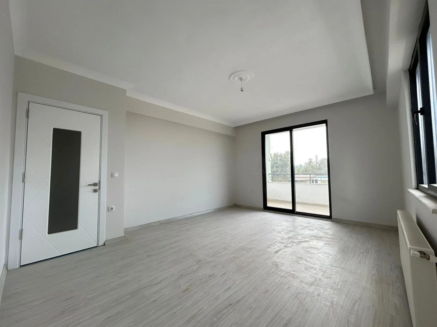 YÜKSEL'DEN KADIKÖYDE KAPALI OTOPARKLI DOĞALGAZLI SIFIR 2+1 DAİRE