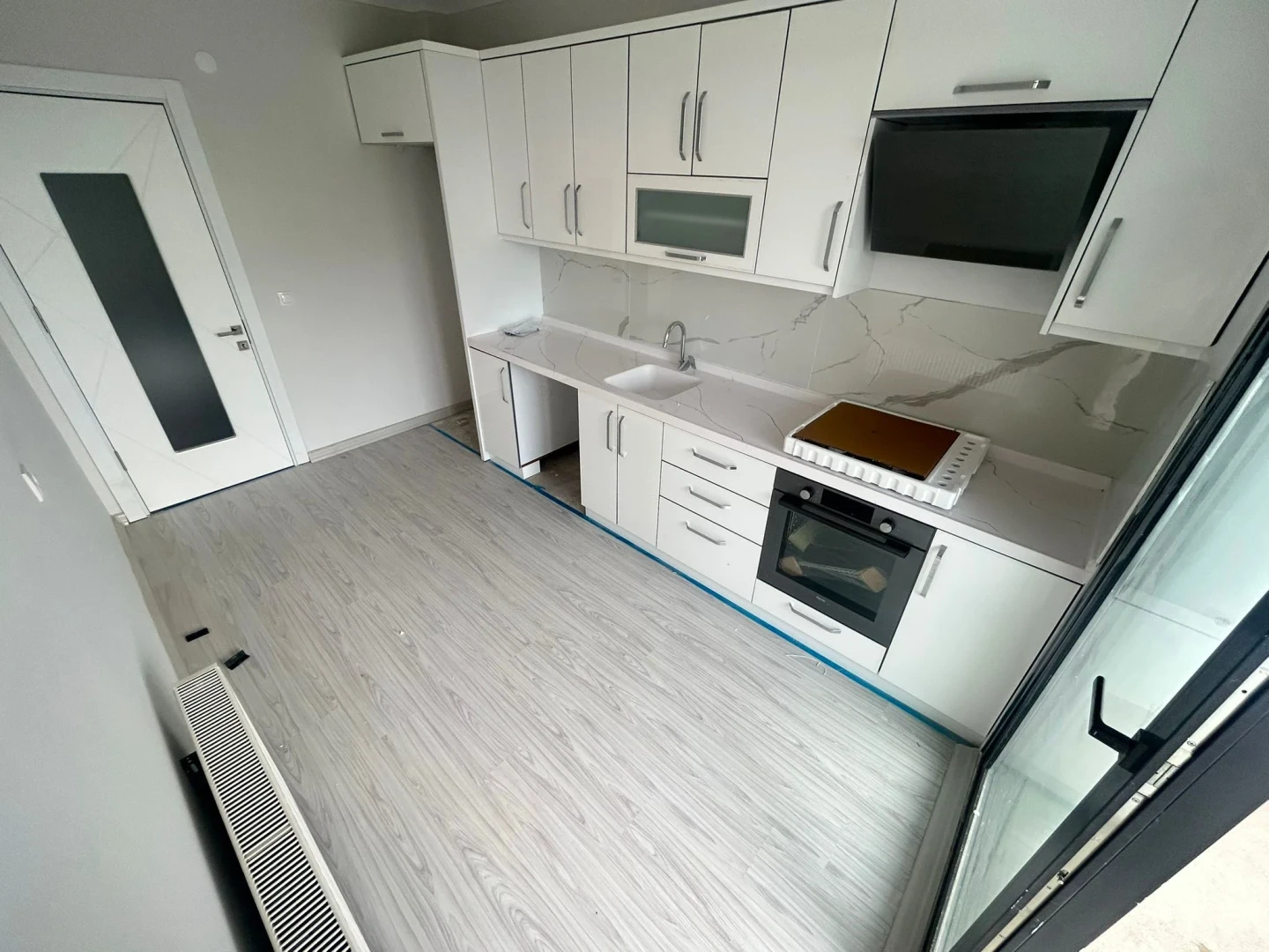 YÜKSEL'DEN KADIKÖYDE KAPALI OTOPARKLI DOĞALGAZLI SIFIR 2+1 DAİRE