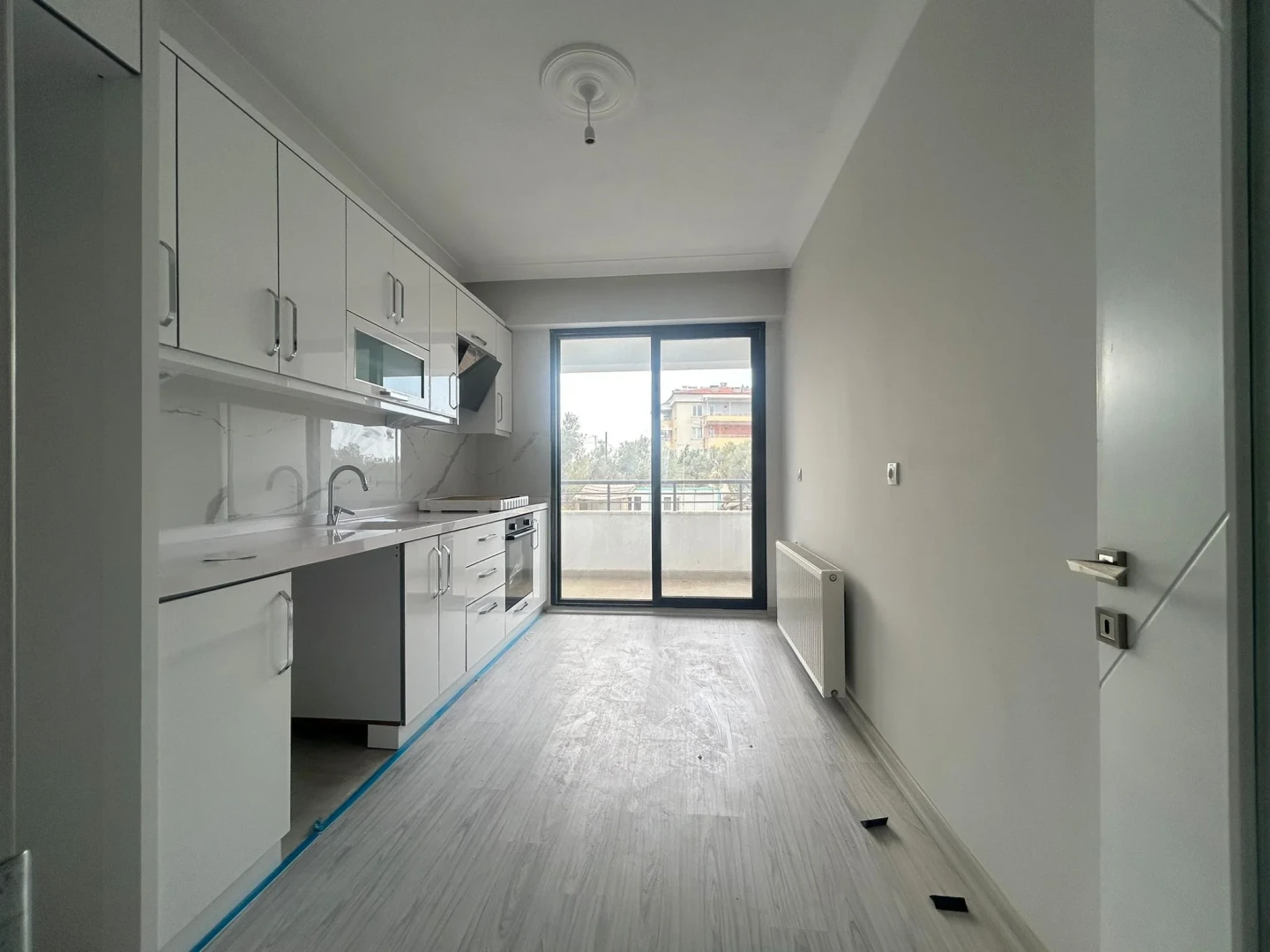 YÜKSEL'DEN KADIKÖYDE KAPALI OTOPARKLI DOĞALGAZLI SIFIR 2+1 DAİRE
