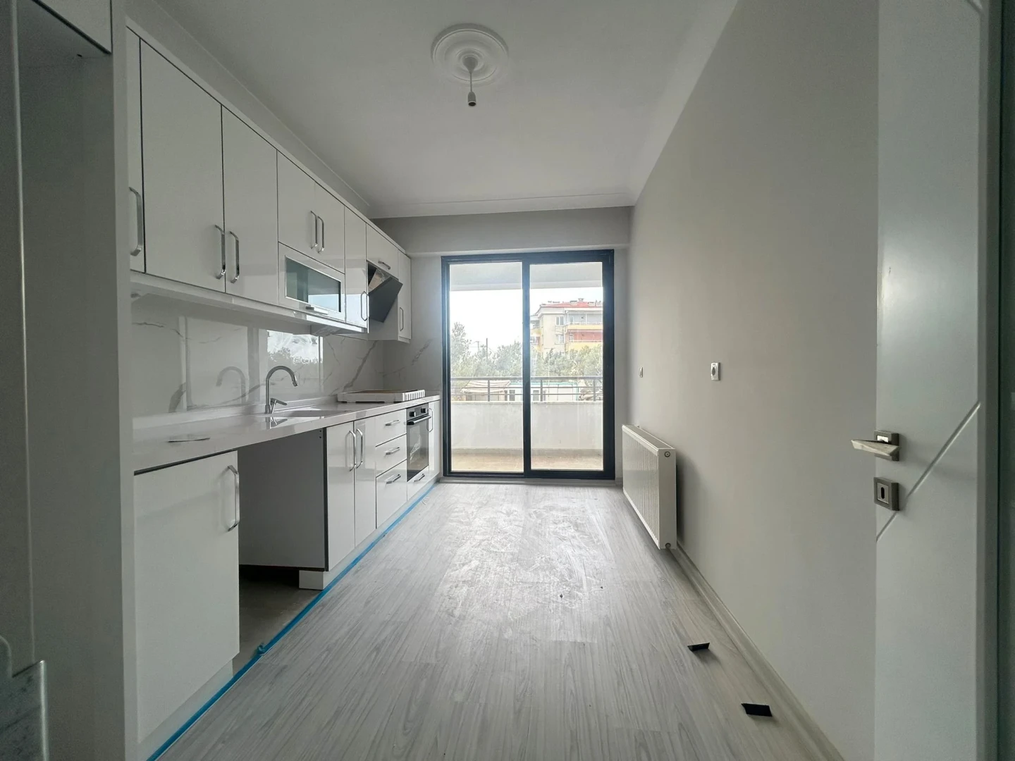 YÜKSEL'DEN KADIKÖYDE KAPALI OTOPARKLI DOĞALGAZLI SIFIR 2+1 DAİRE